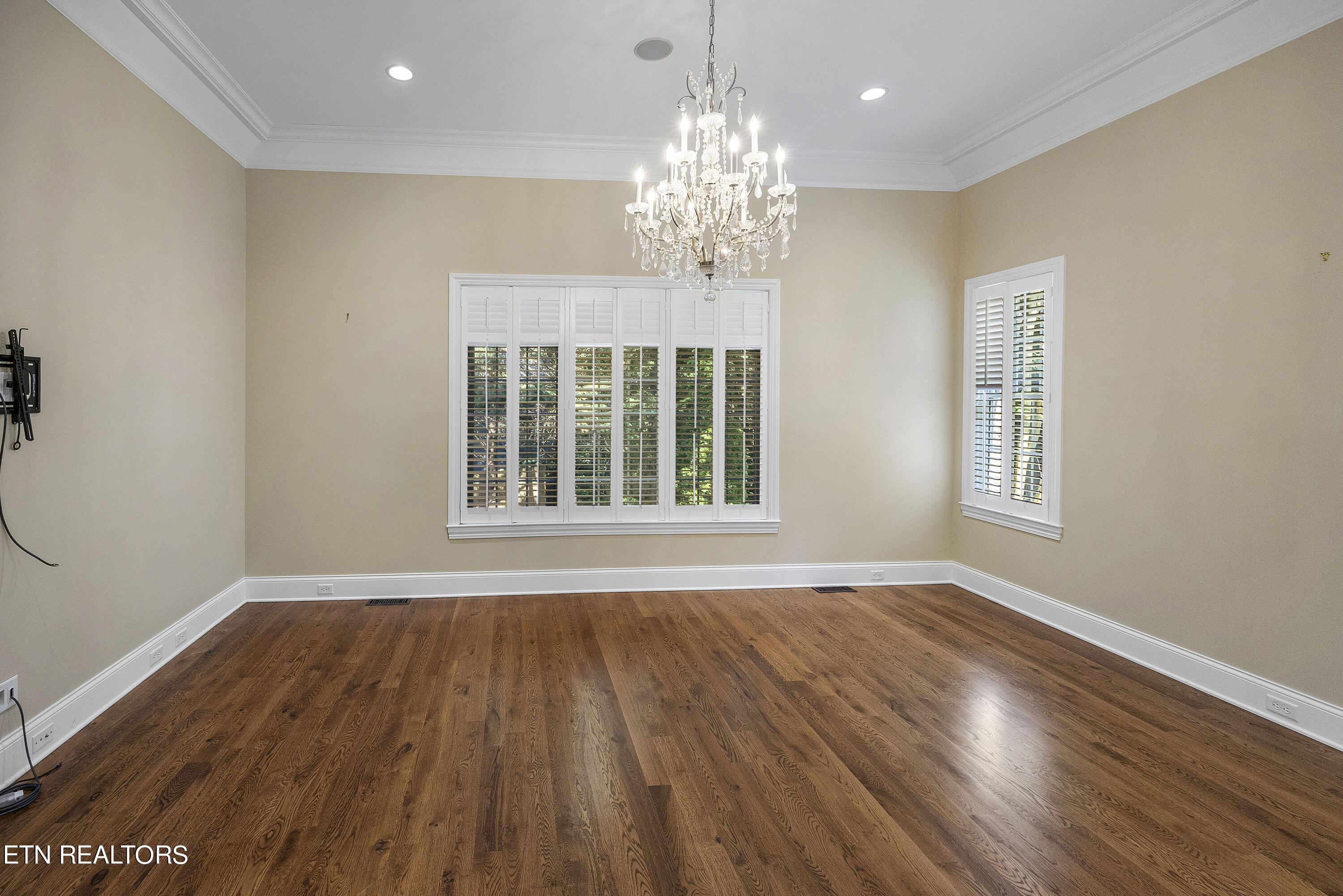 1438 Villa Forest Way