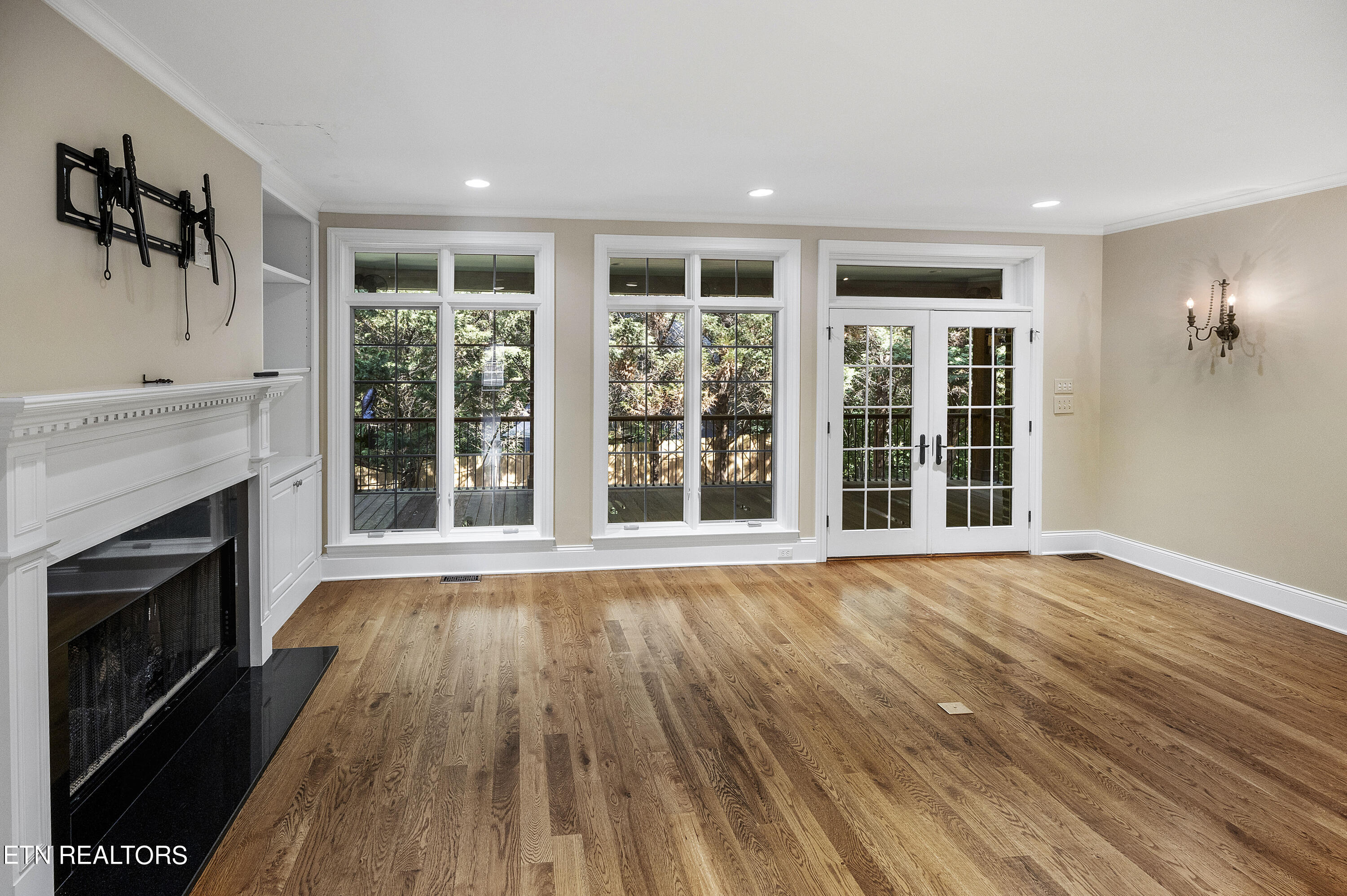 1438 Villa Forest Way