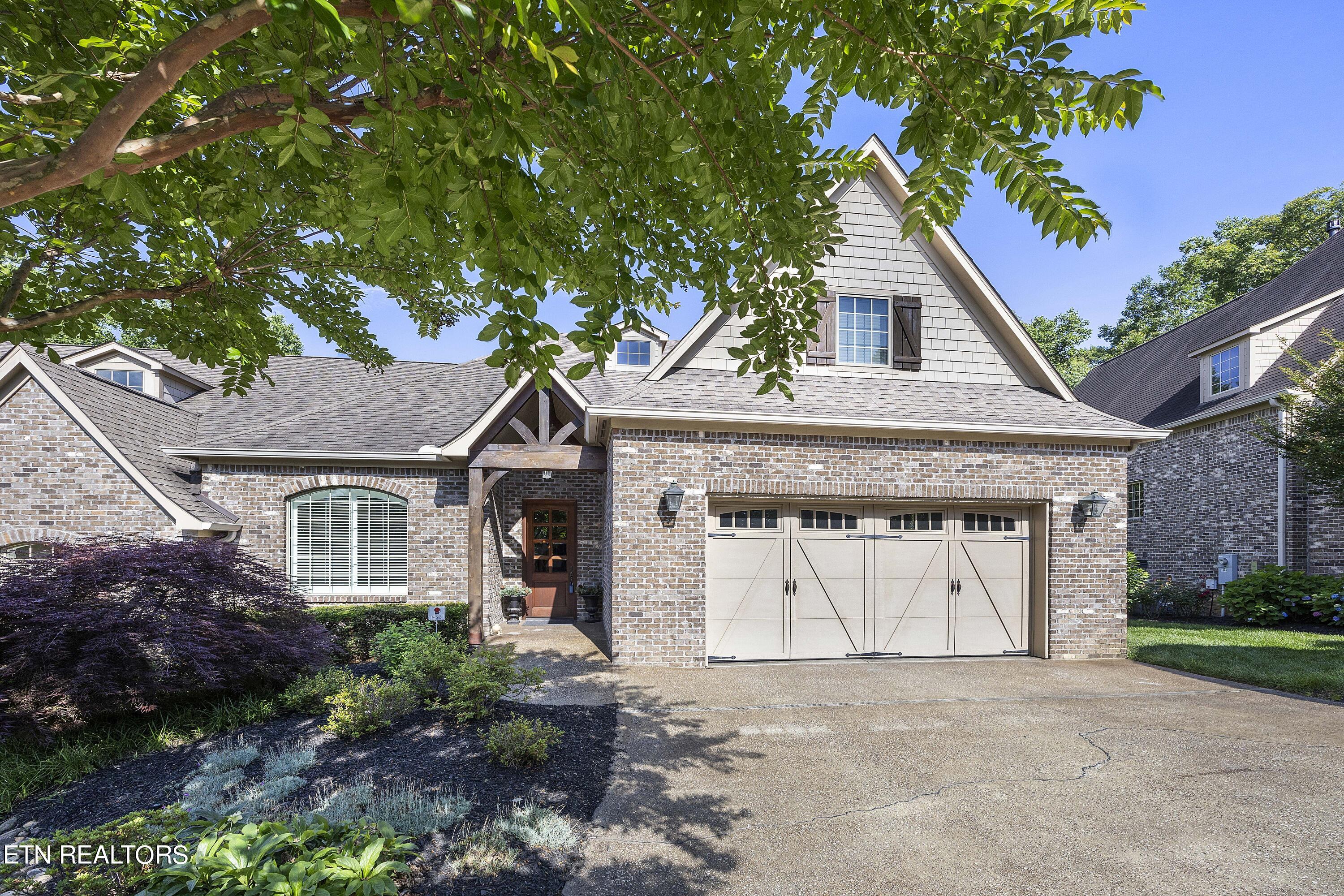 1438 Villa Forest Way