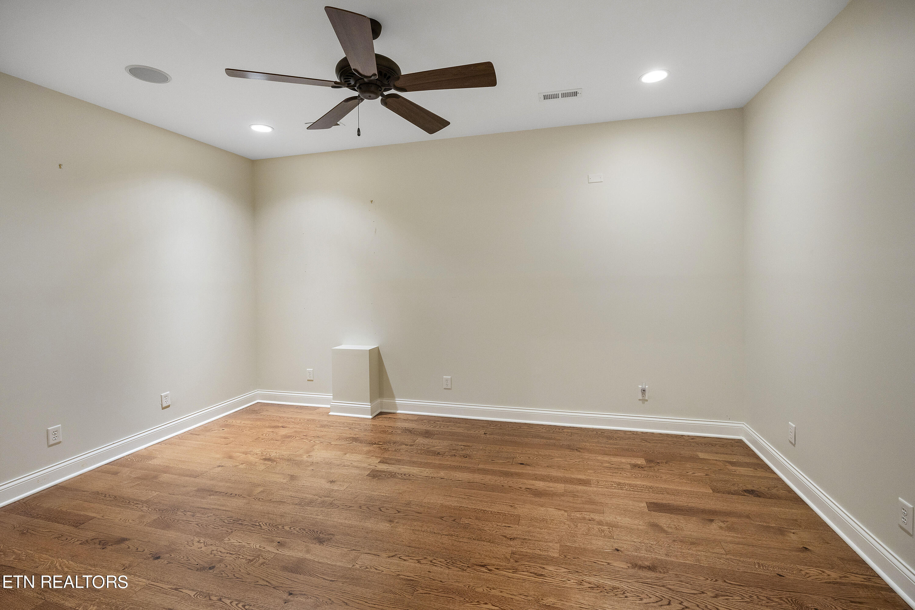 1438 Villa Forest Way