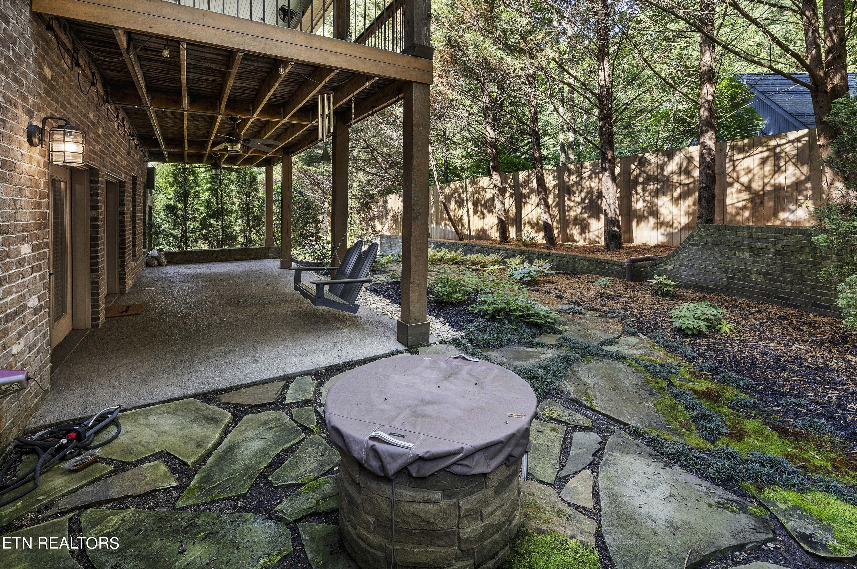 1438 Villa Forest Way