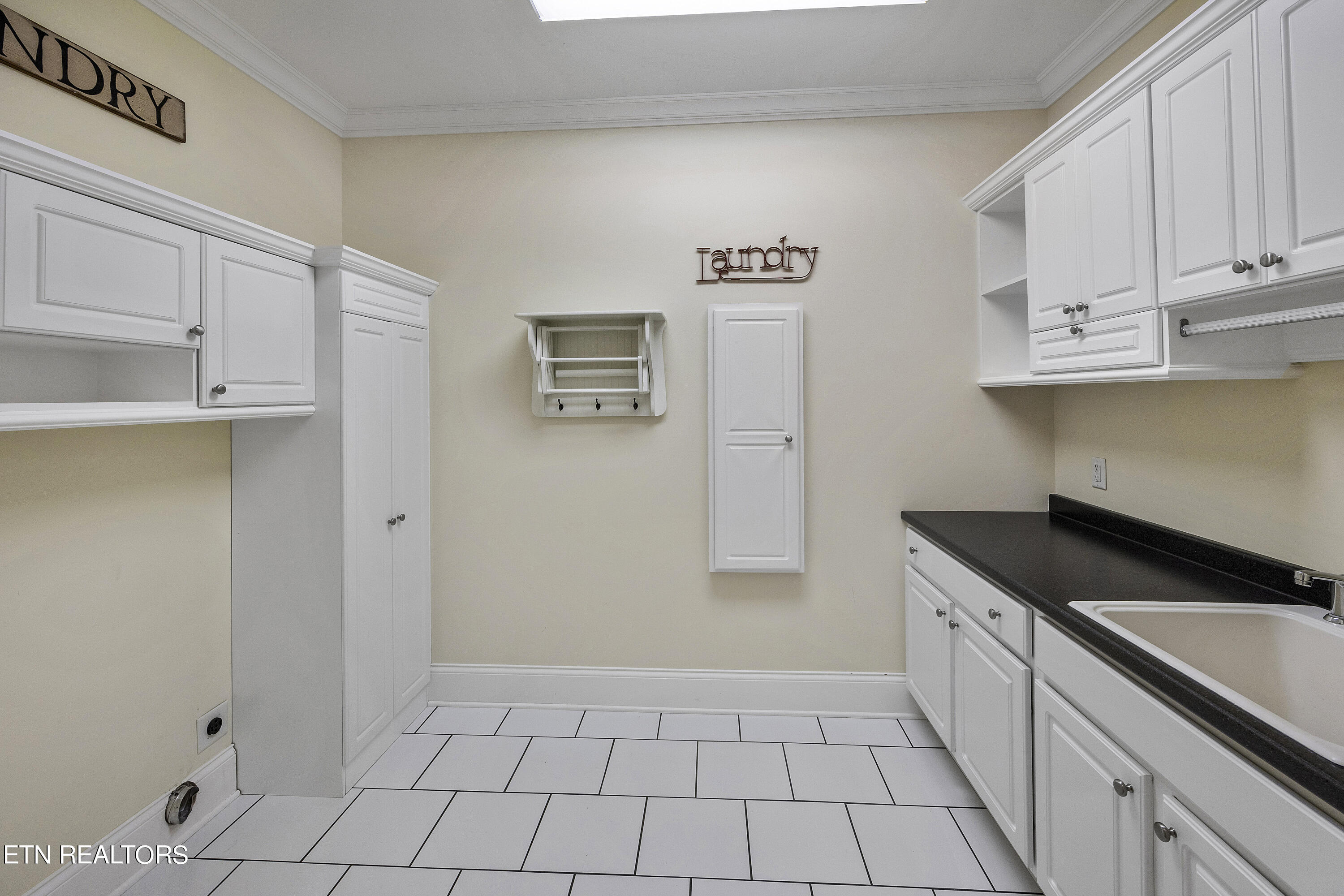 1438 Villa Forest Way