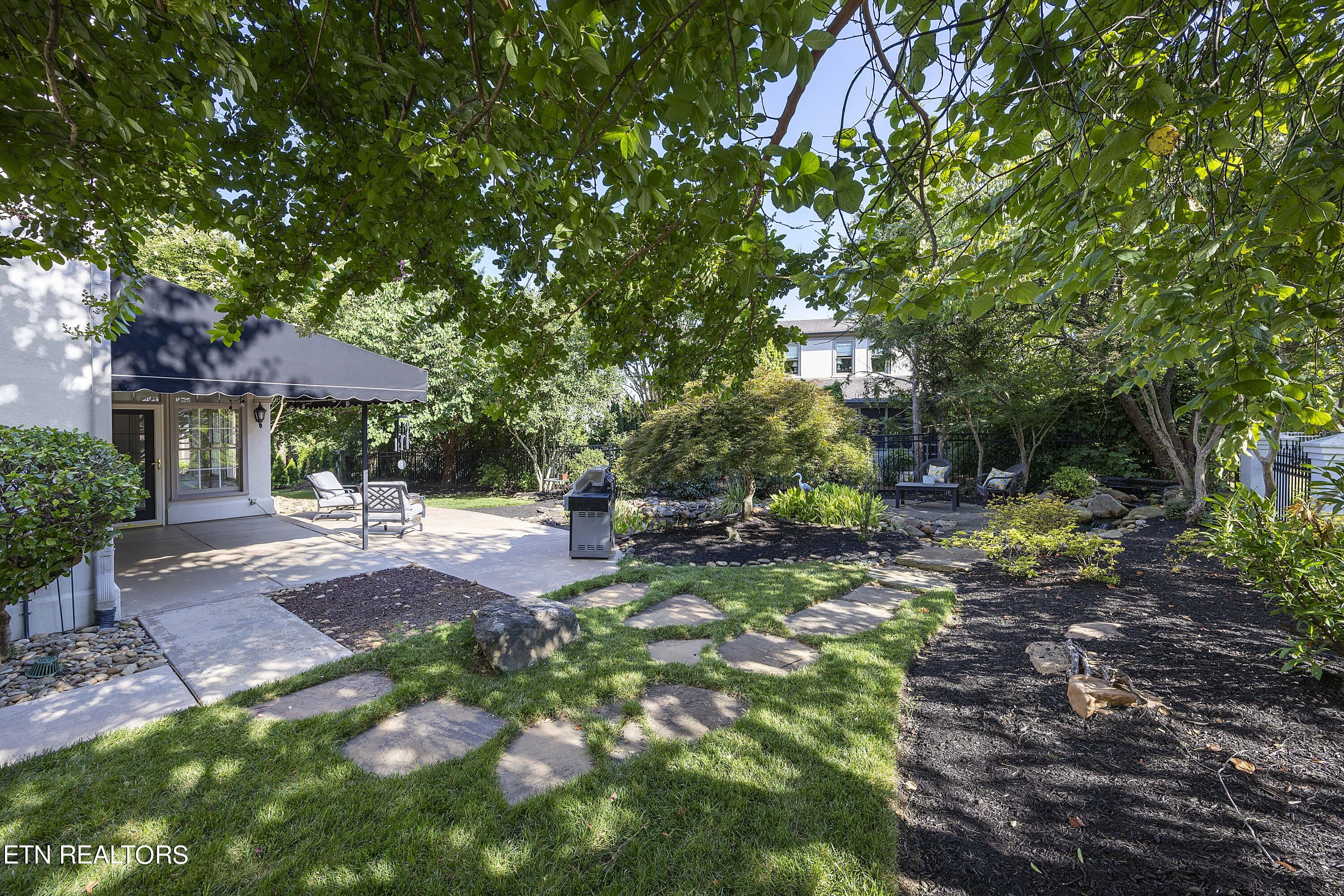 9011 Legends Lake Lane