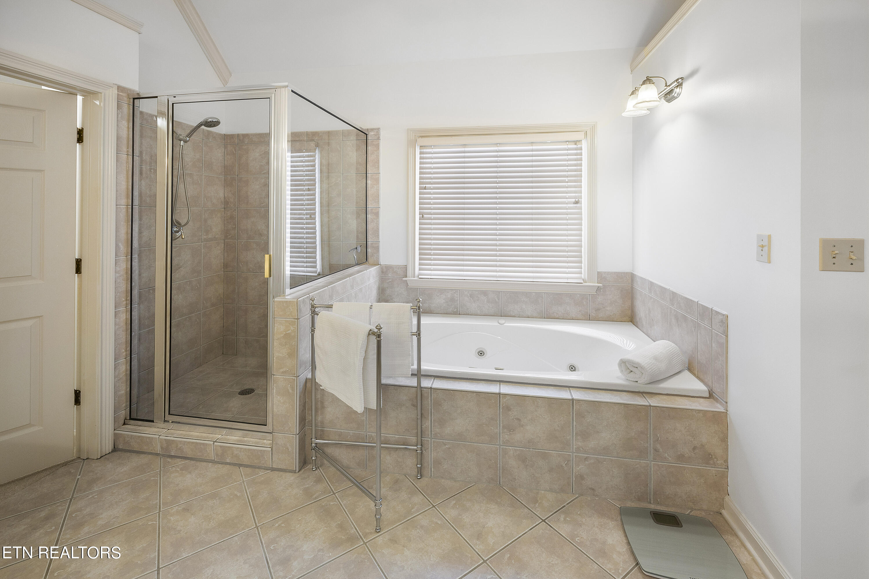 9011 Legends Lake Lane