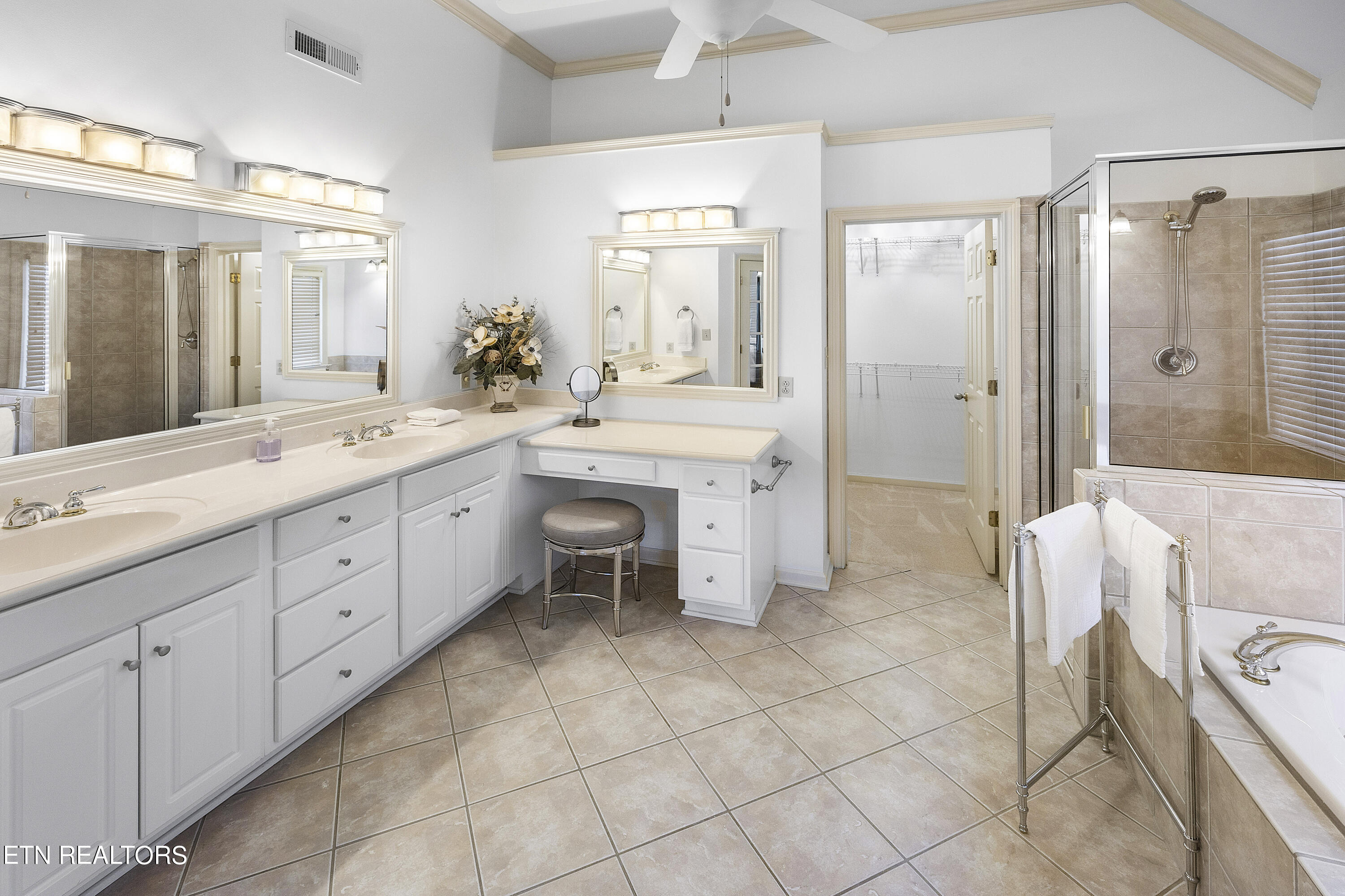 9011 Legends Lake Lane