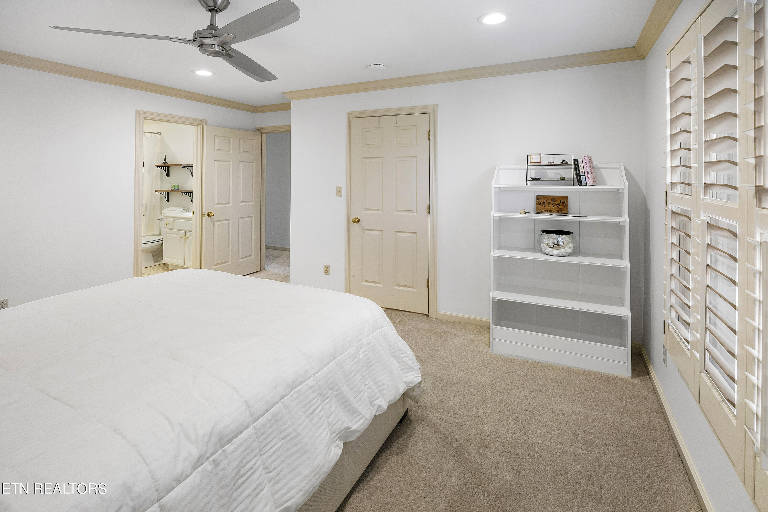 9011 Legends Lake Lane