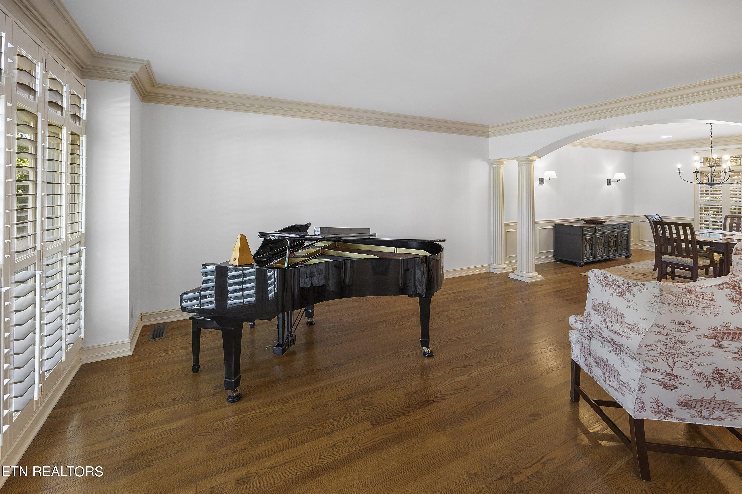 9011 Legends Lake Lane