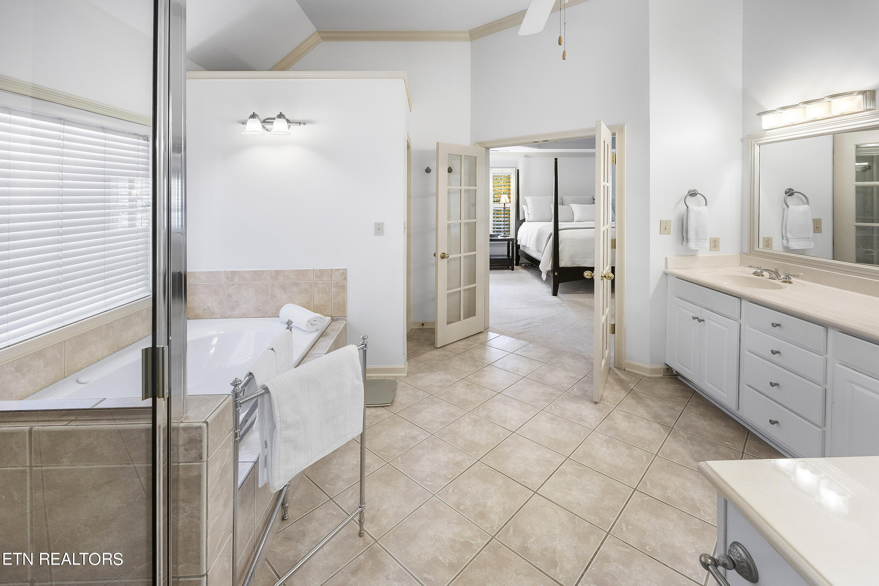 9011 Legends Lake Lane