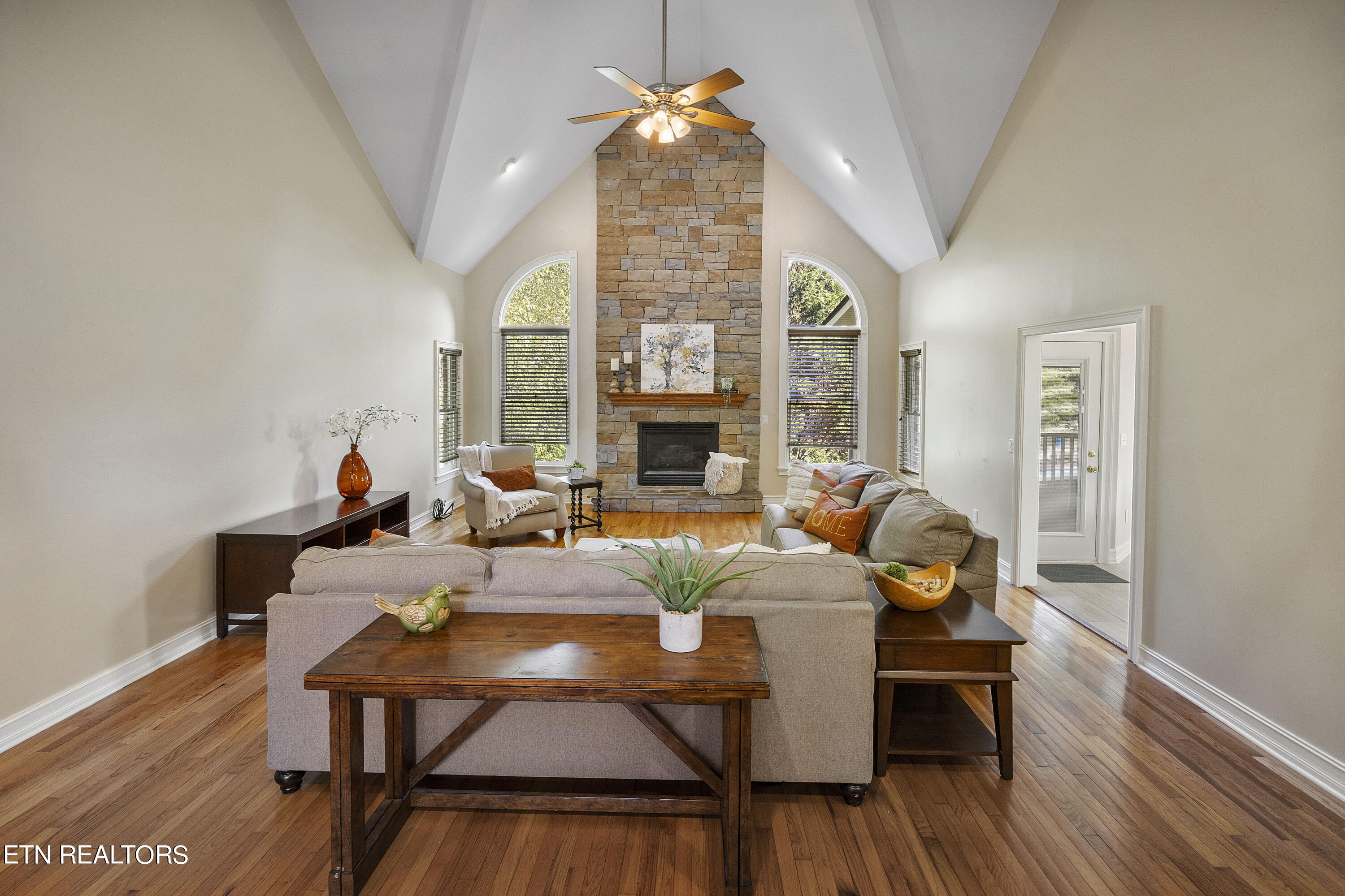 83 Rolling Links Blvd