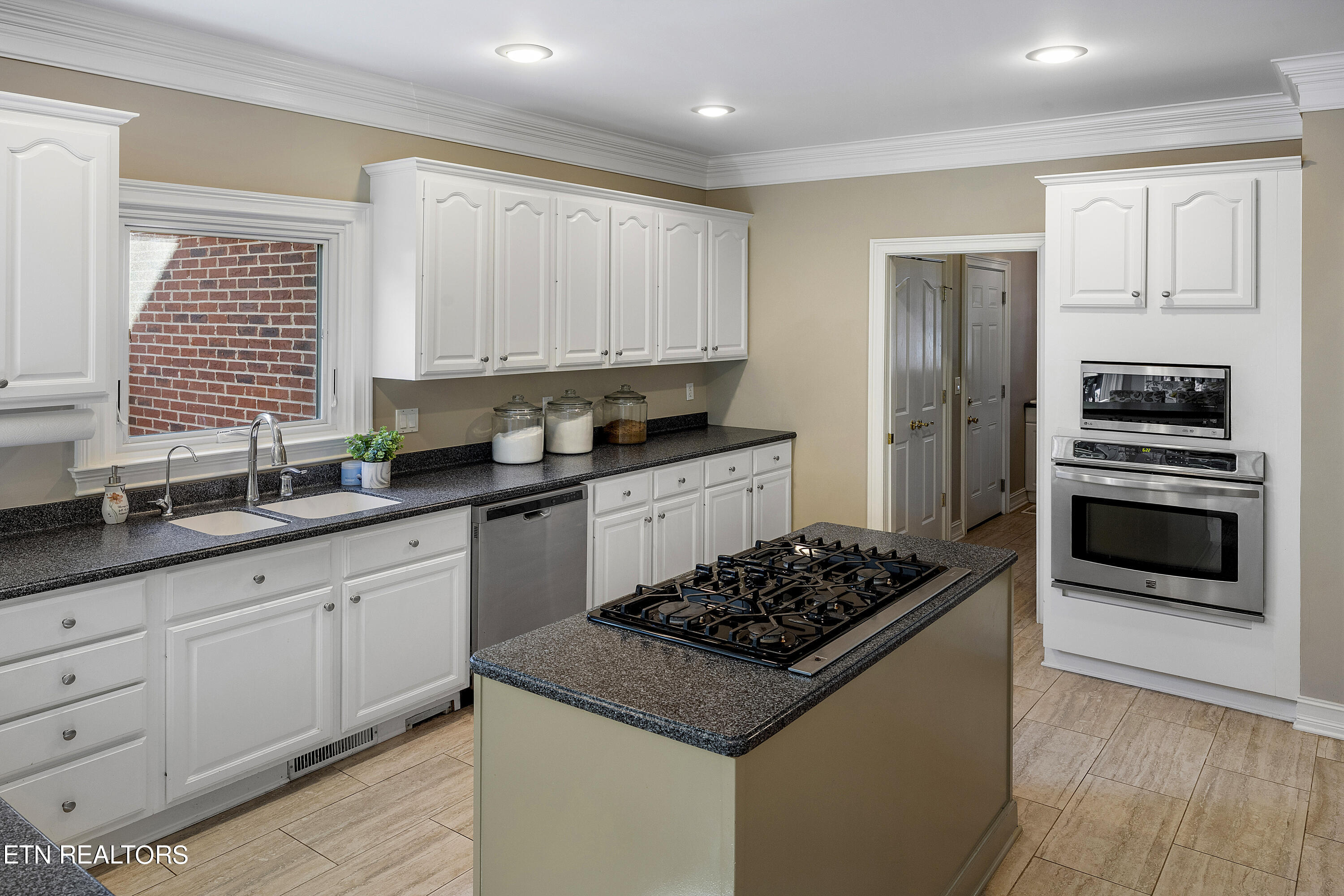 83 Rolling Links Blvd