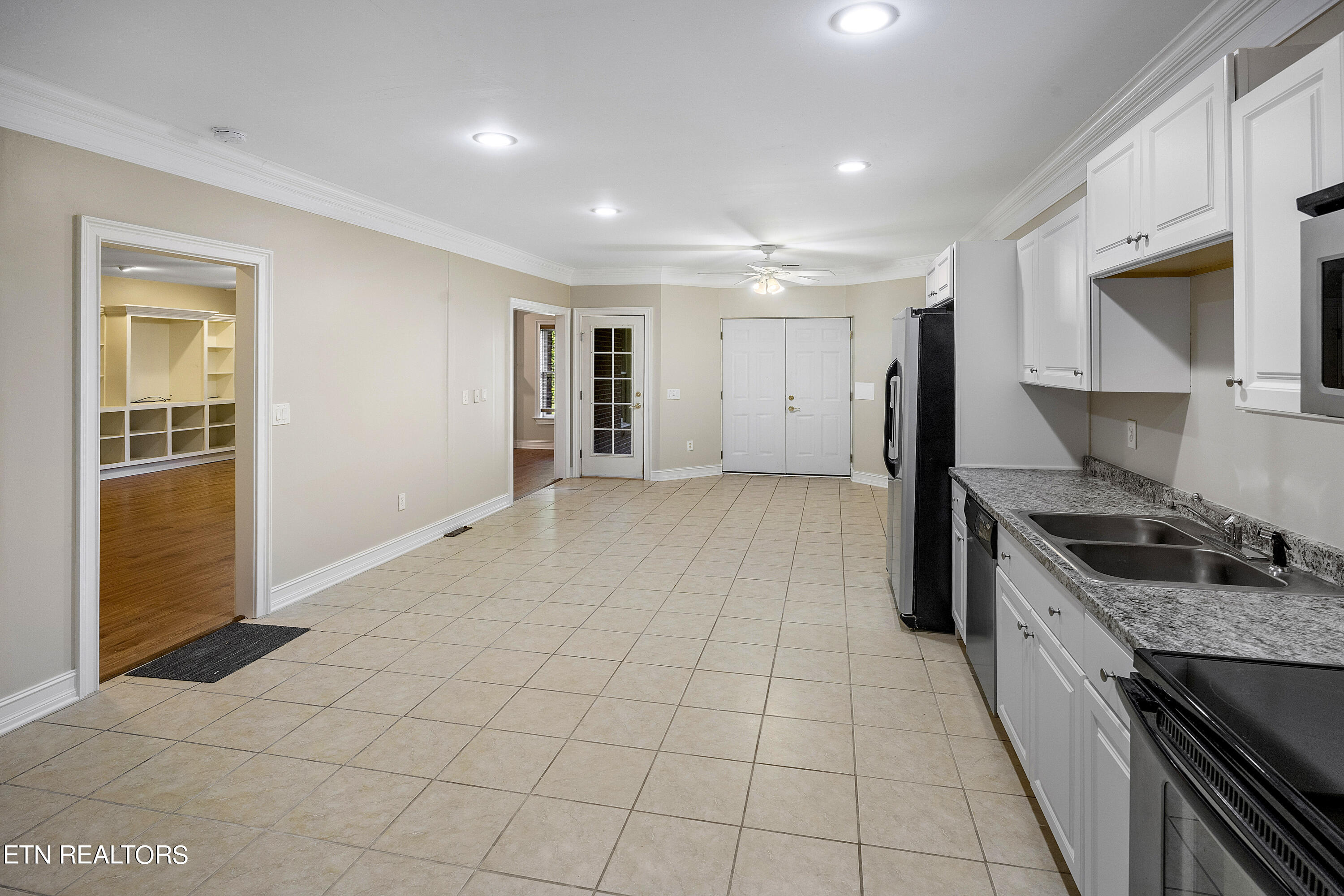 83 Rolling Links Blvd