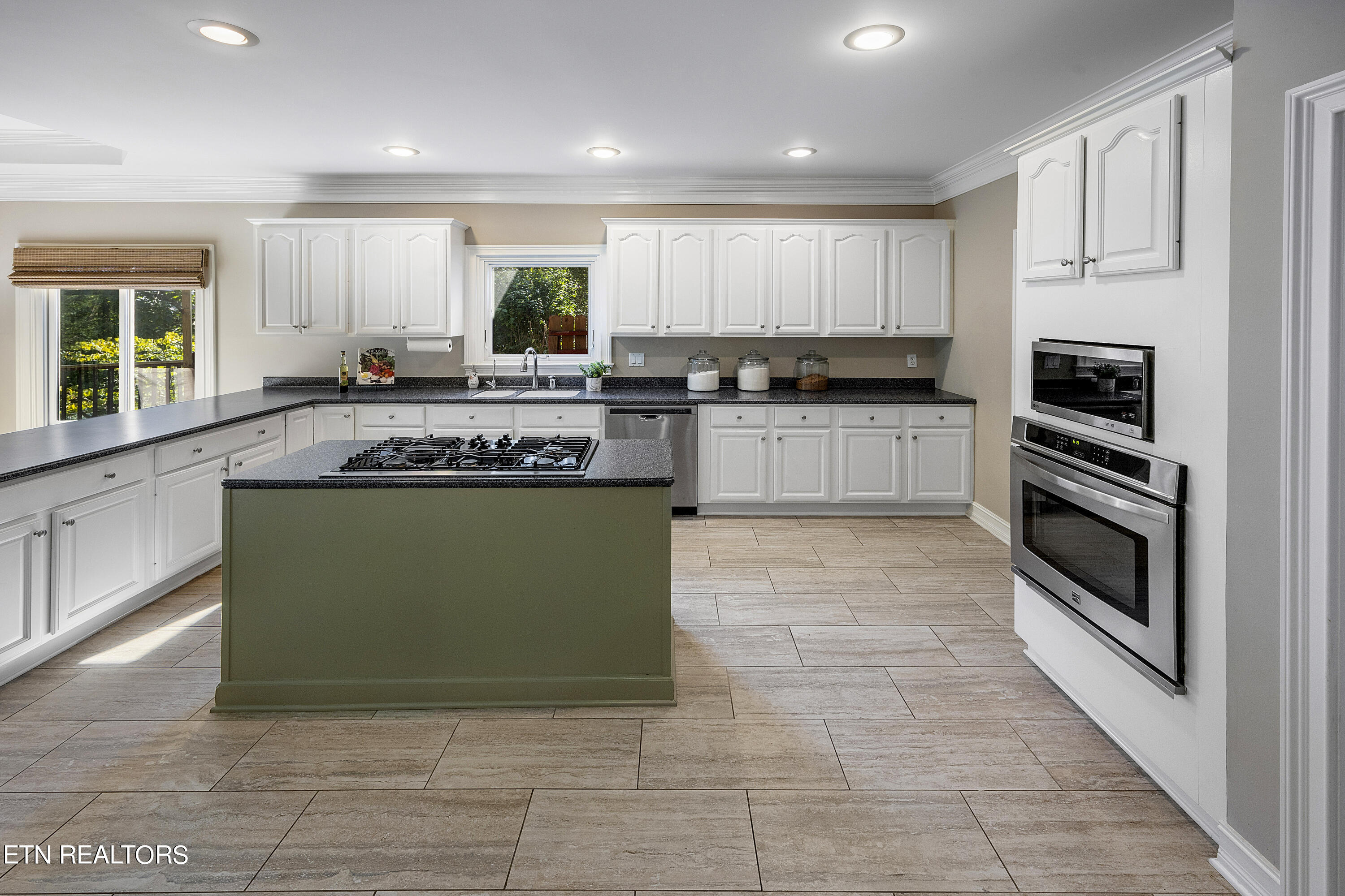 83 Rolling Links Blvd