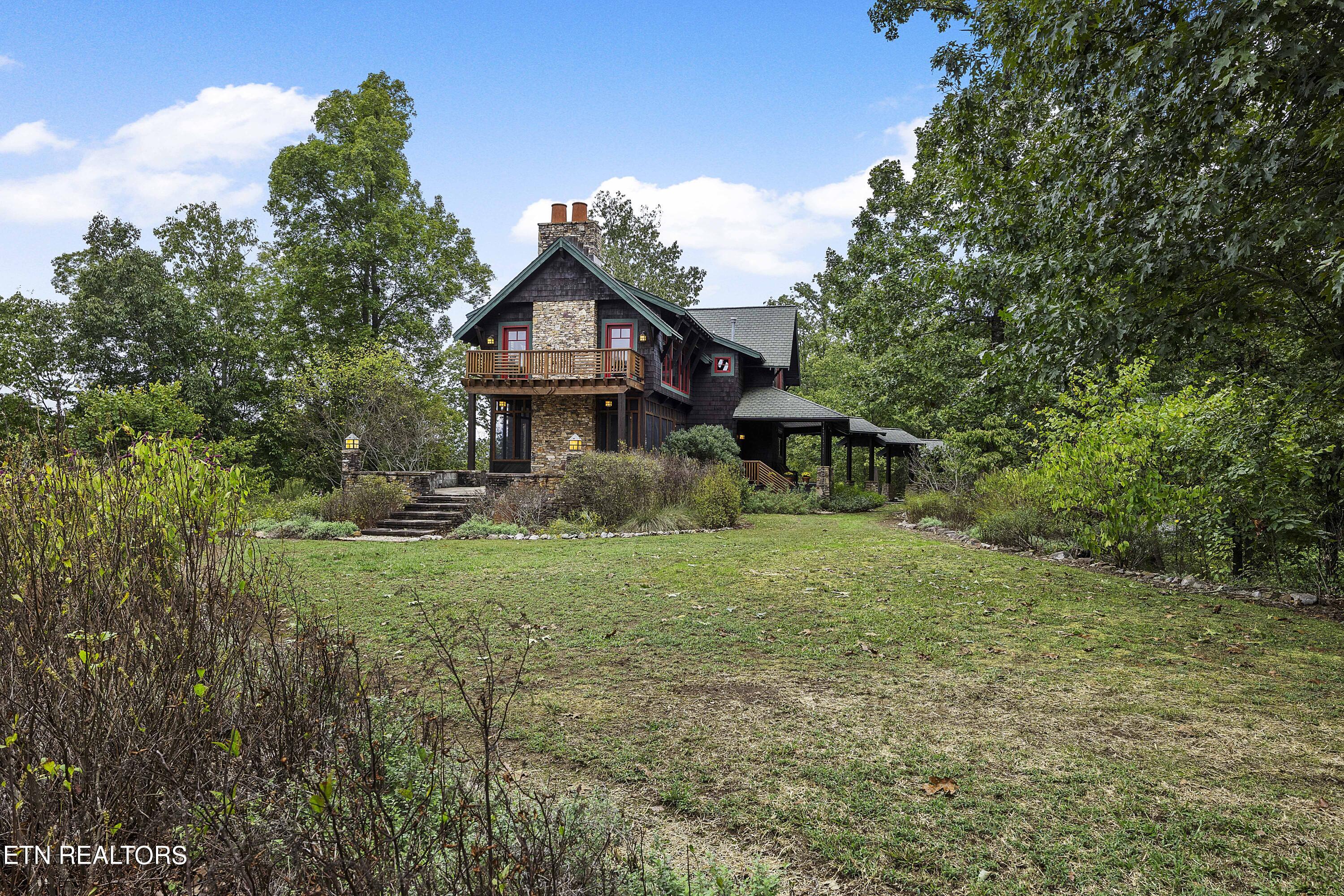225 Eagle Ridge Rd