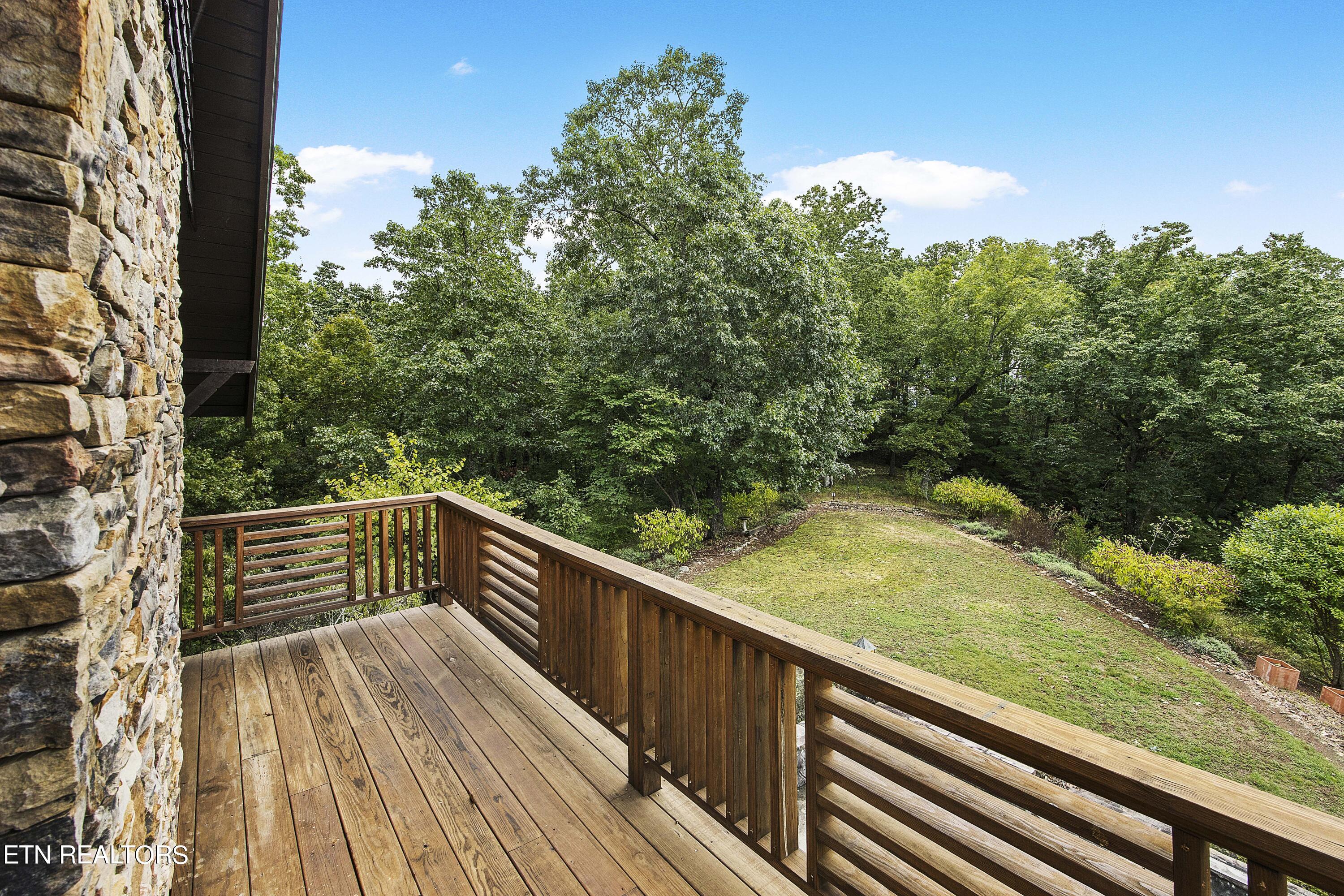 225 Eagle Ridge Rd