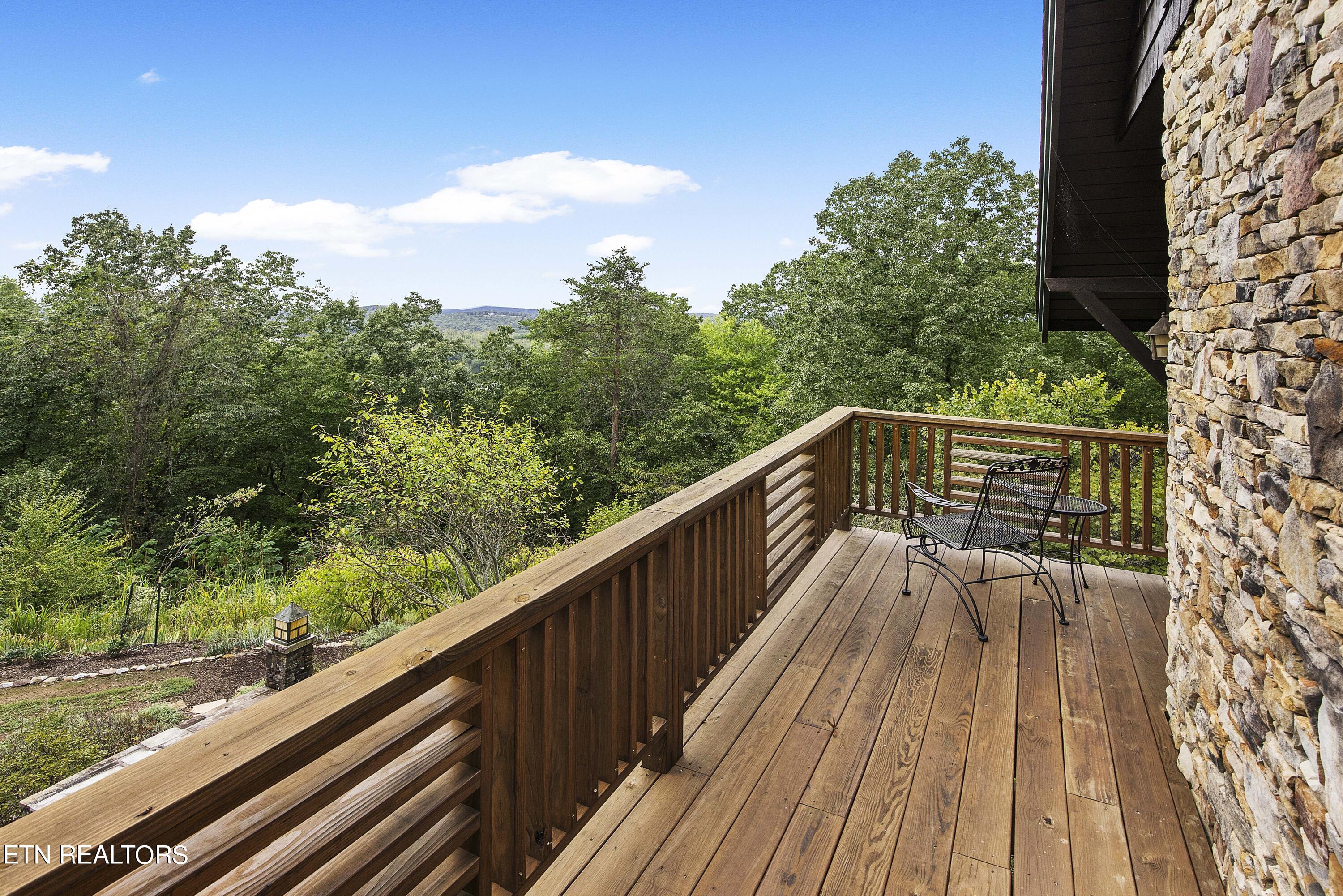 225 Eagle Ridge Rd