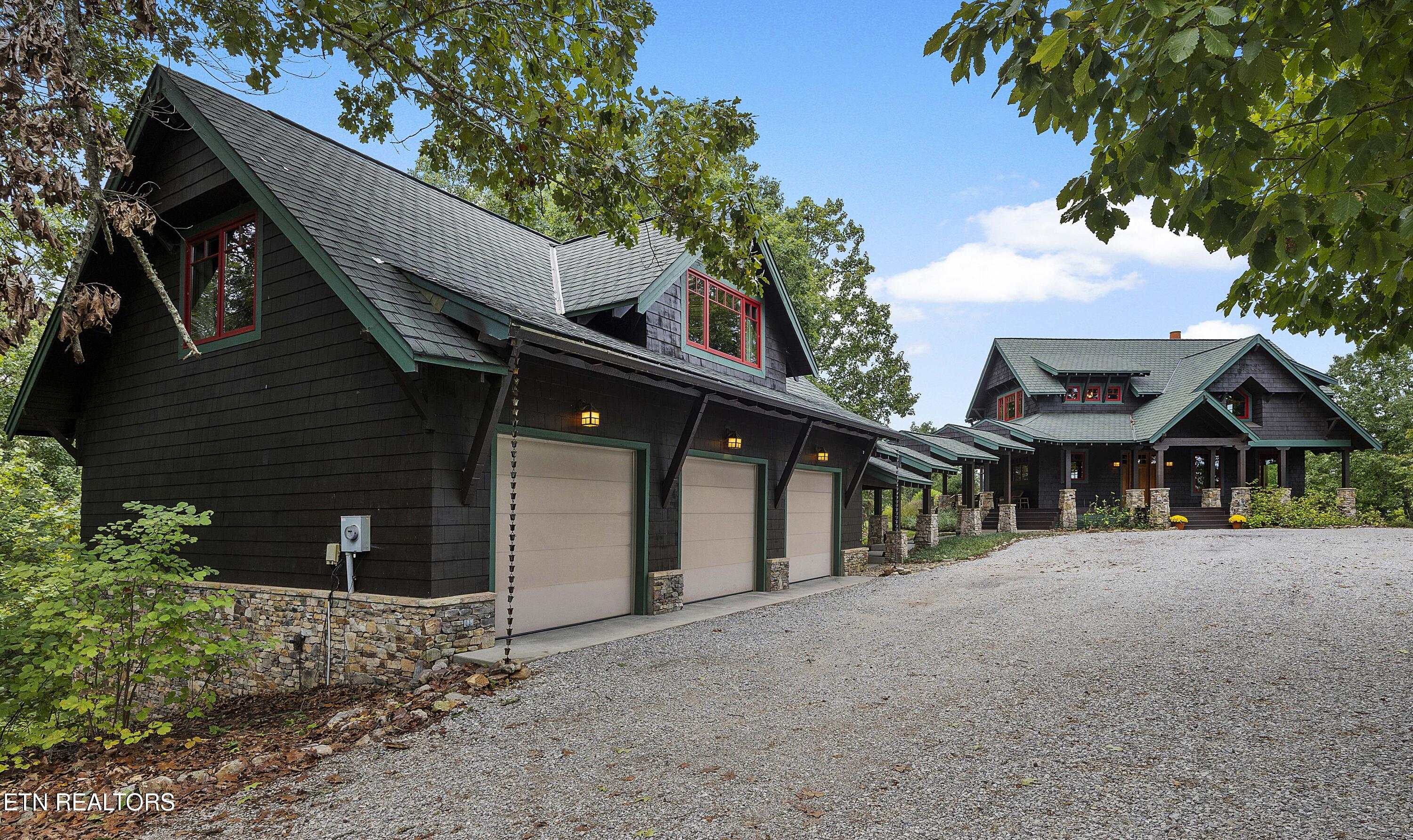225 Eagle Ridge Rd
