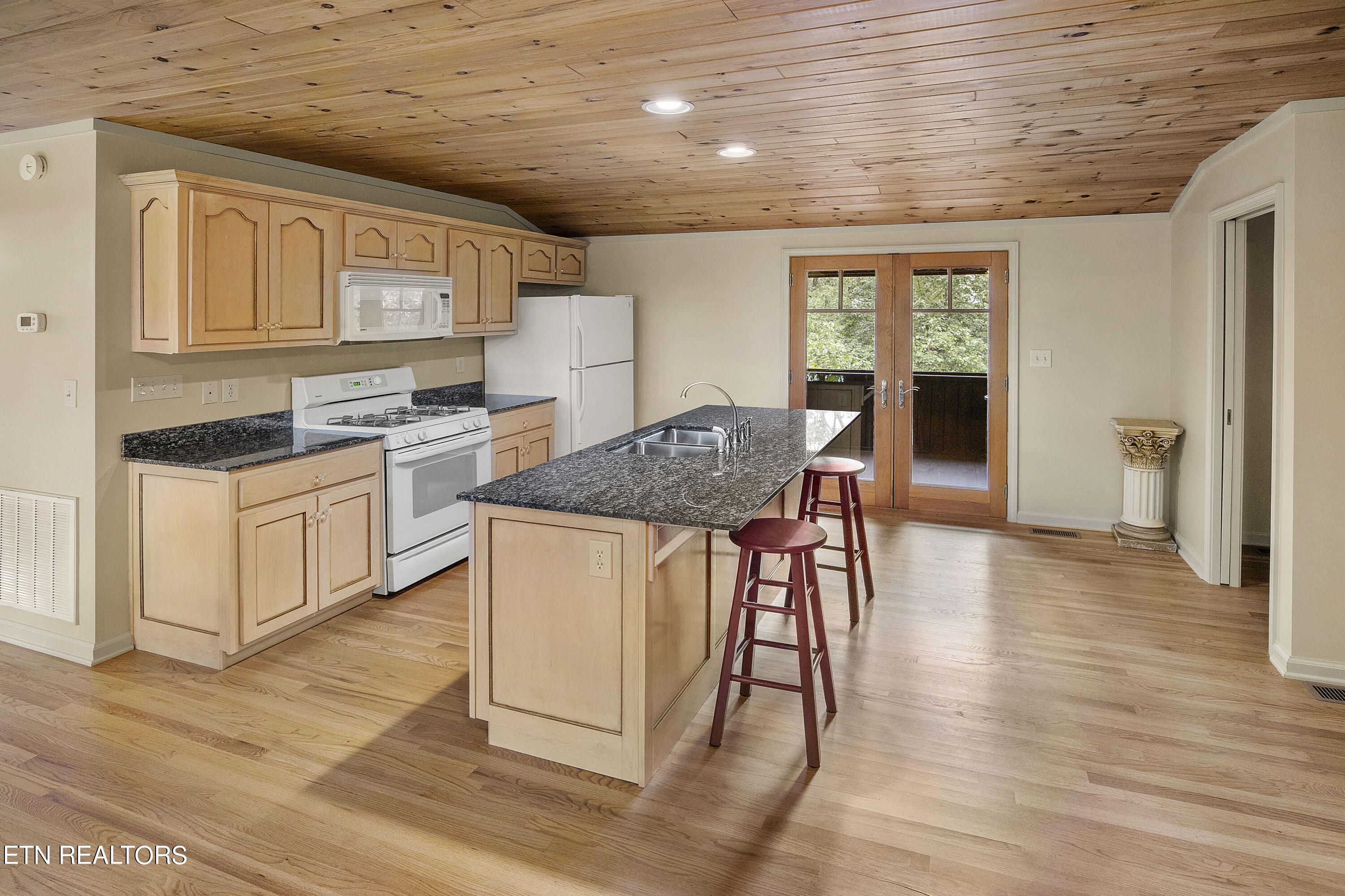 225 Eagle Ridge Rd
