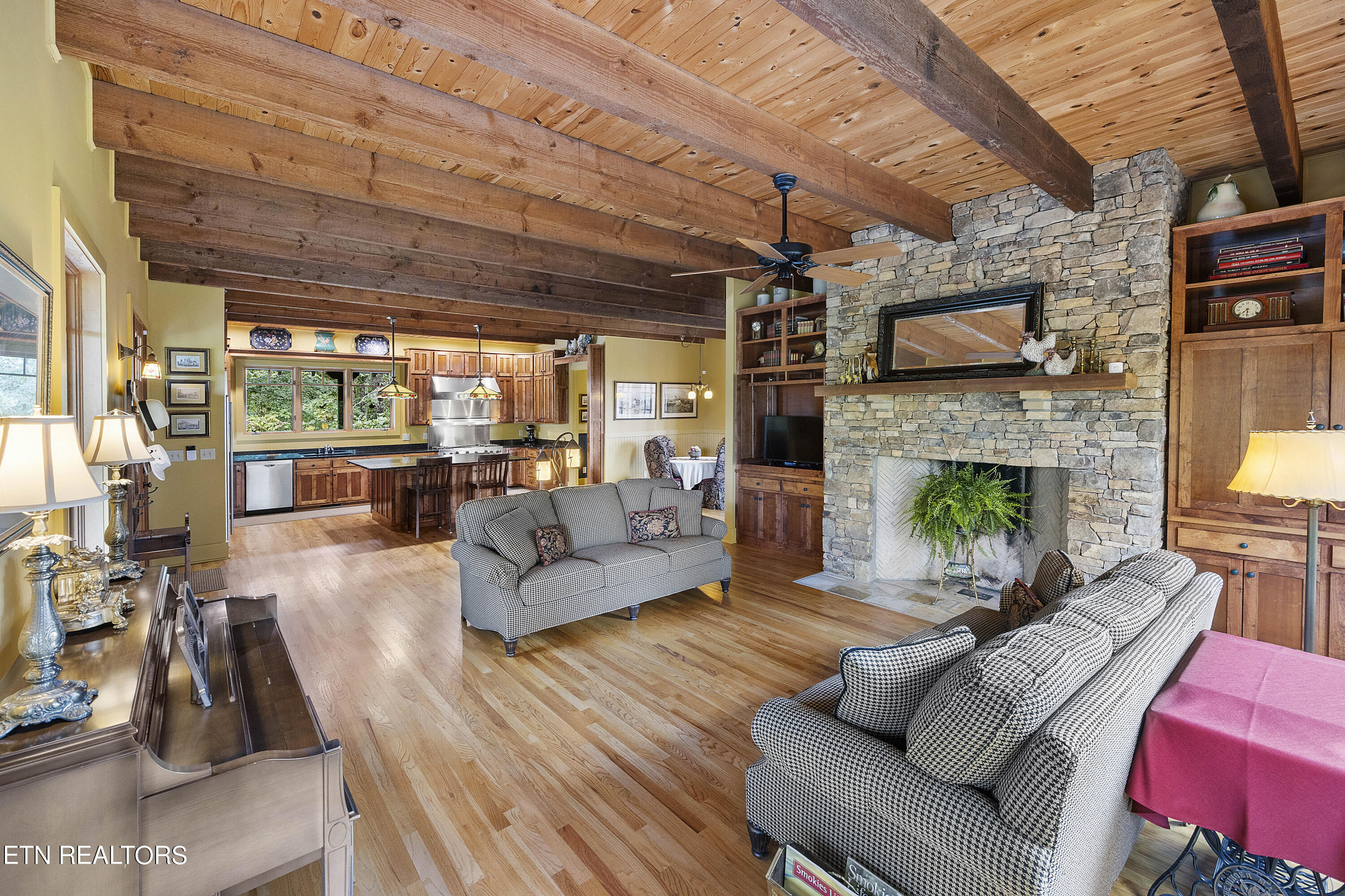 225 Eagle Ridge Rd