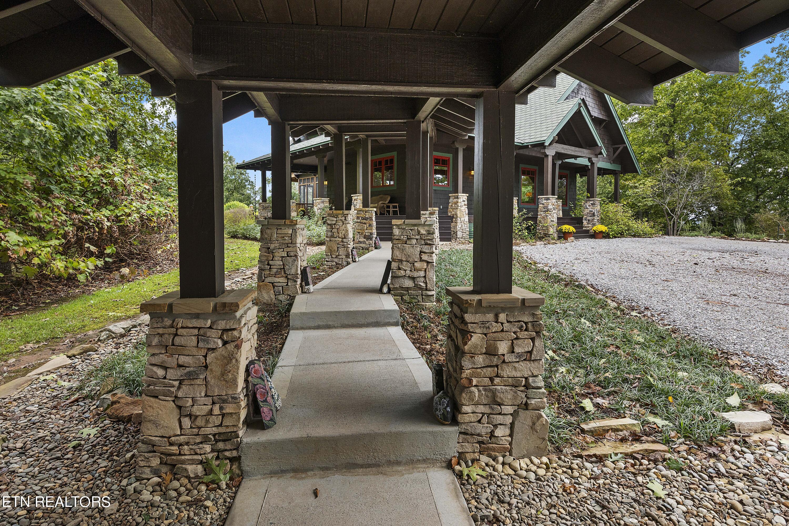 225 Eagle Ridge Rd