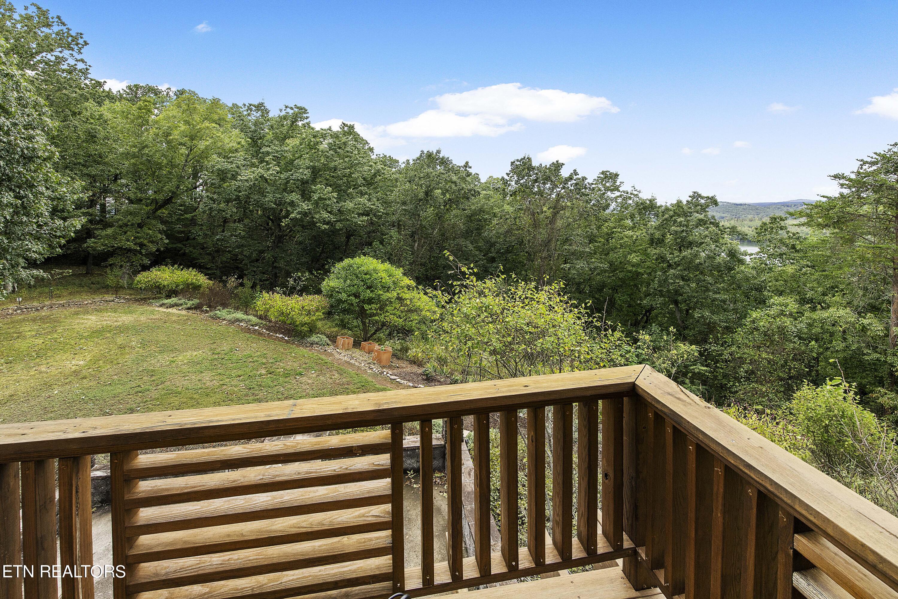 225 Eagle Ridge Rd