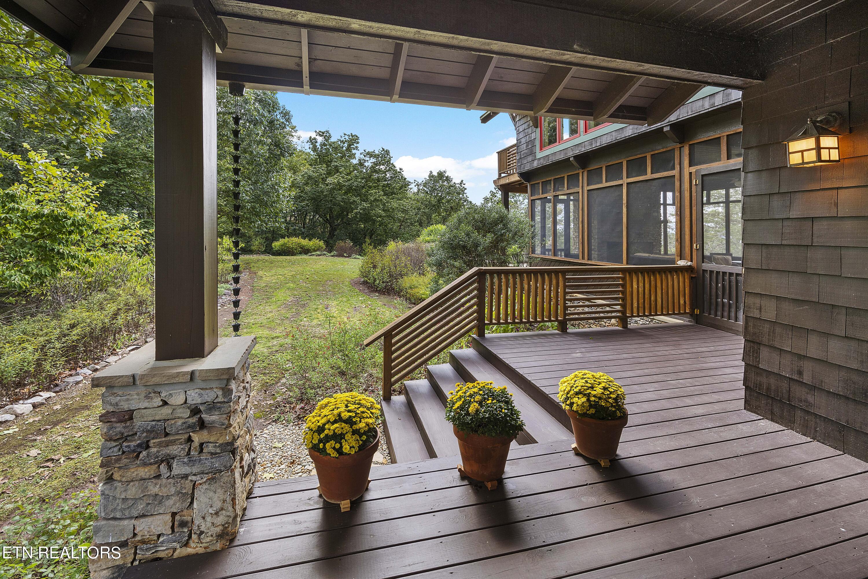 225 Eagle Ridge Rd
