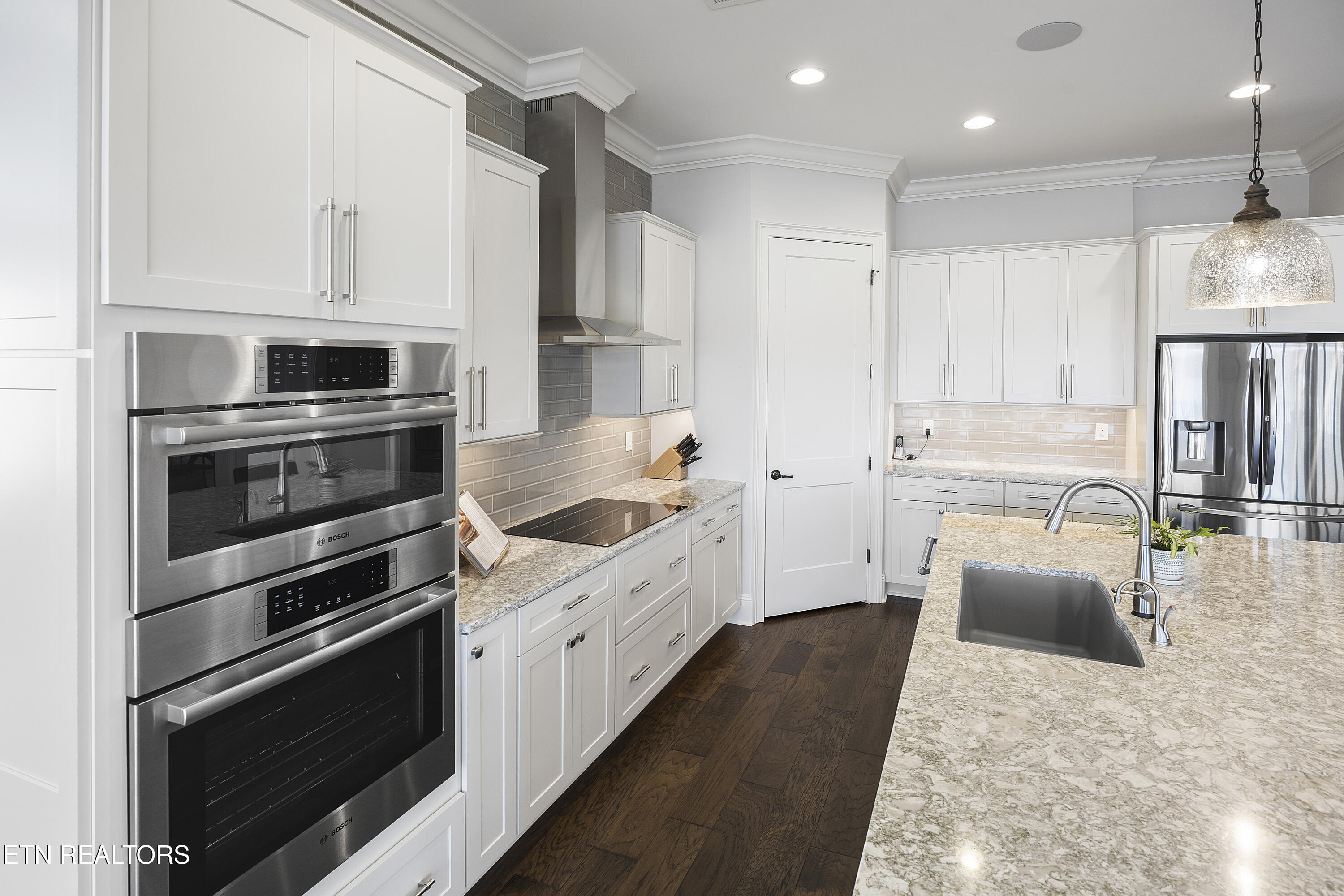 12204 Bluff Shore Drive