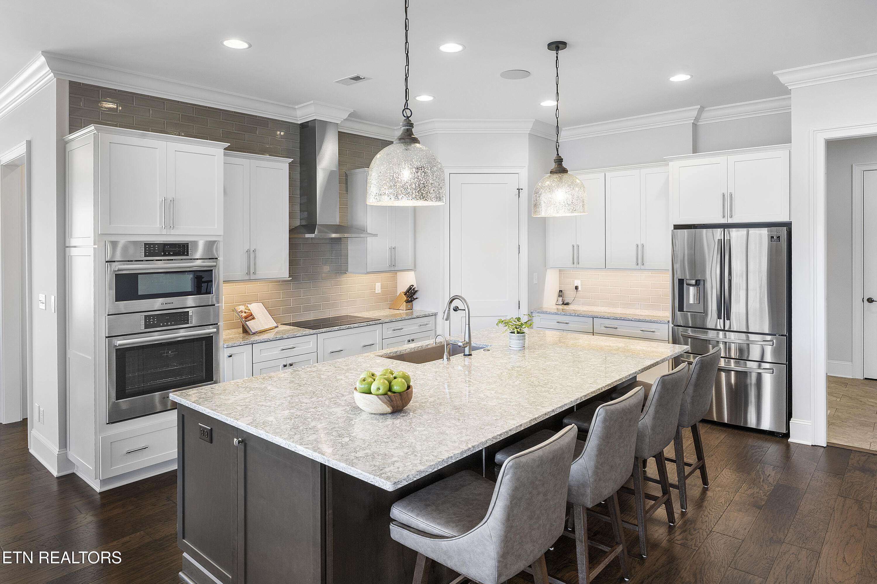 12204 Bluff Shore Drive