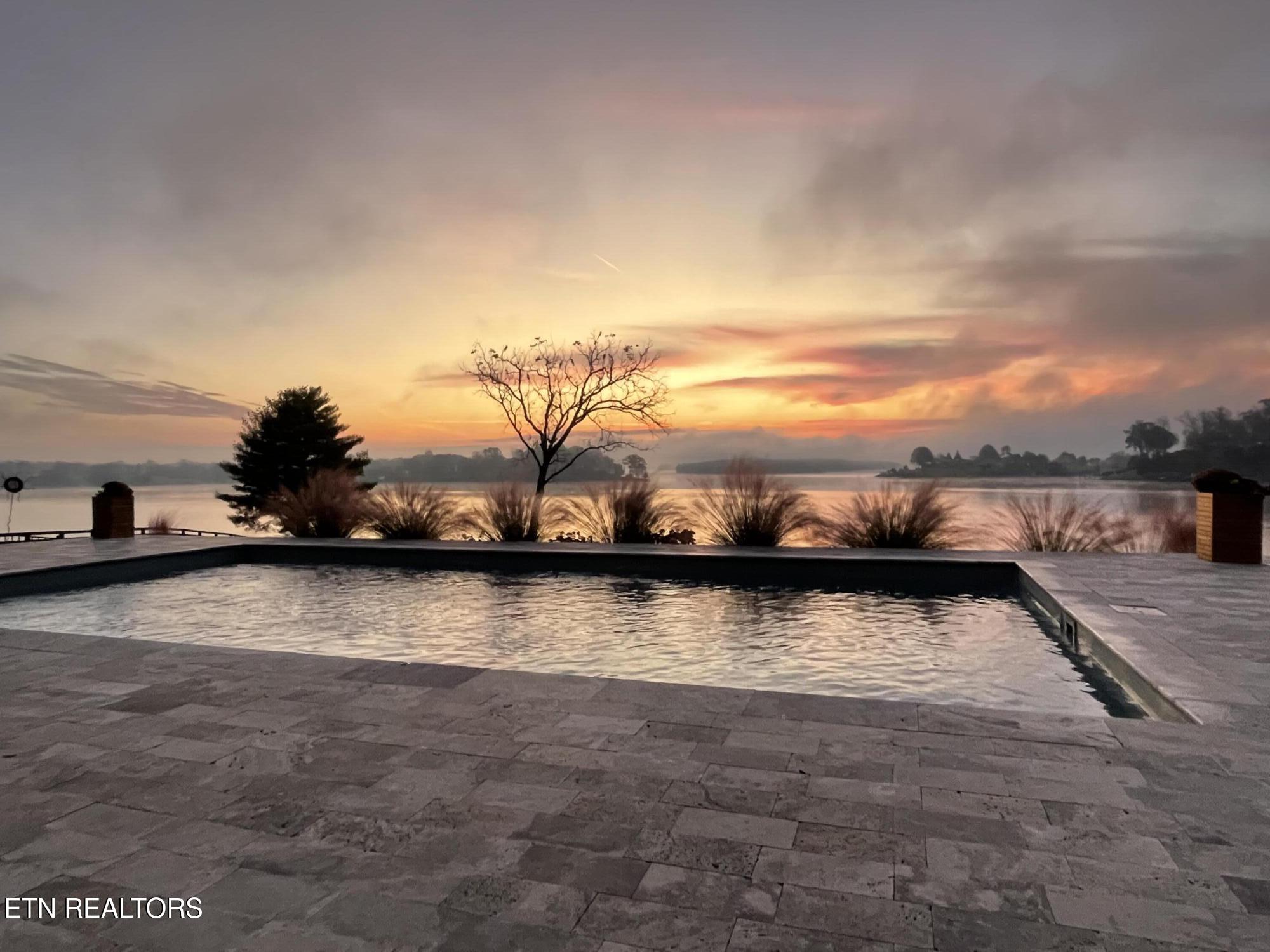 12204 Bluff Shore Drive