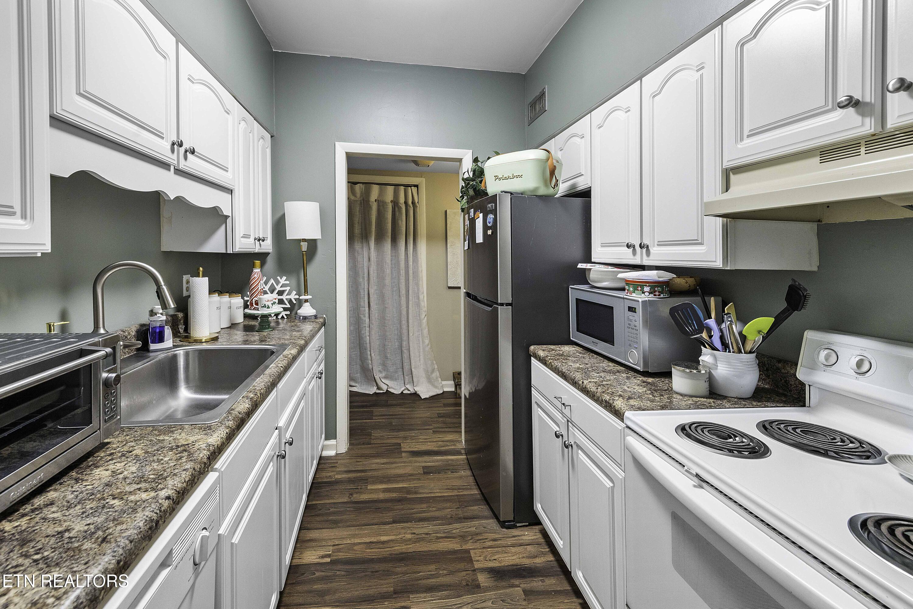 5709 Lyons View Pike, 2102