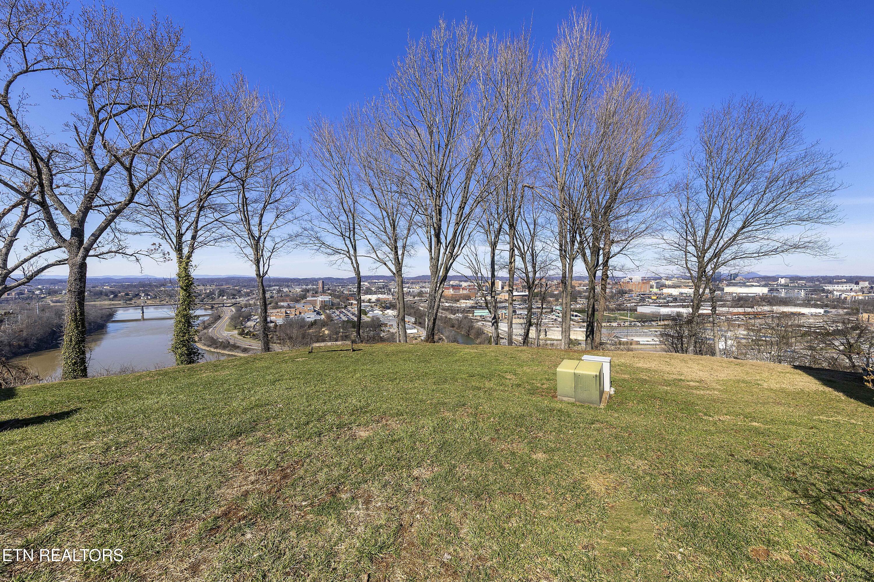 1863 Cherokeee Bluff Drive