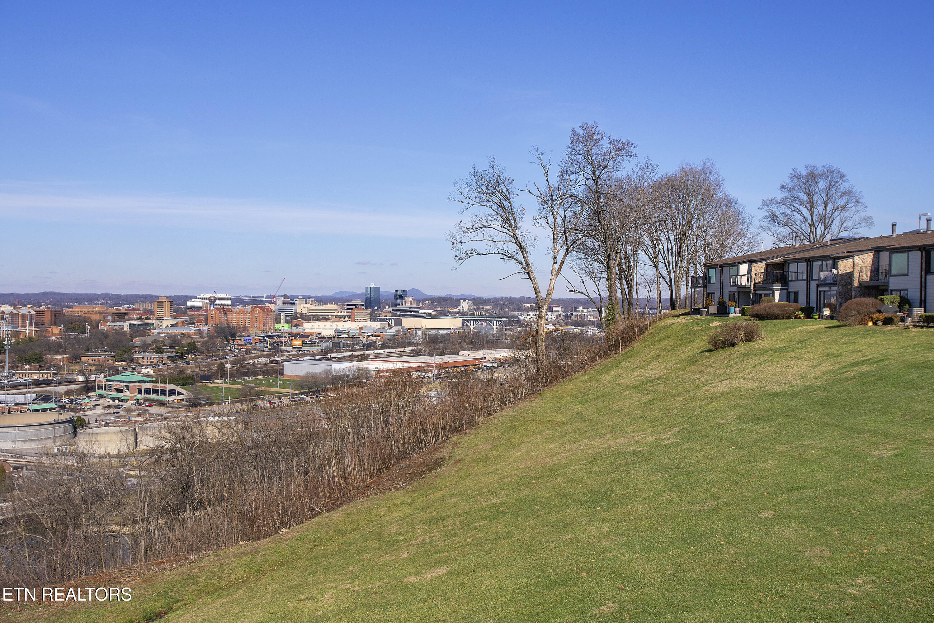 1863 Cherokeee Bluff Drive