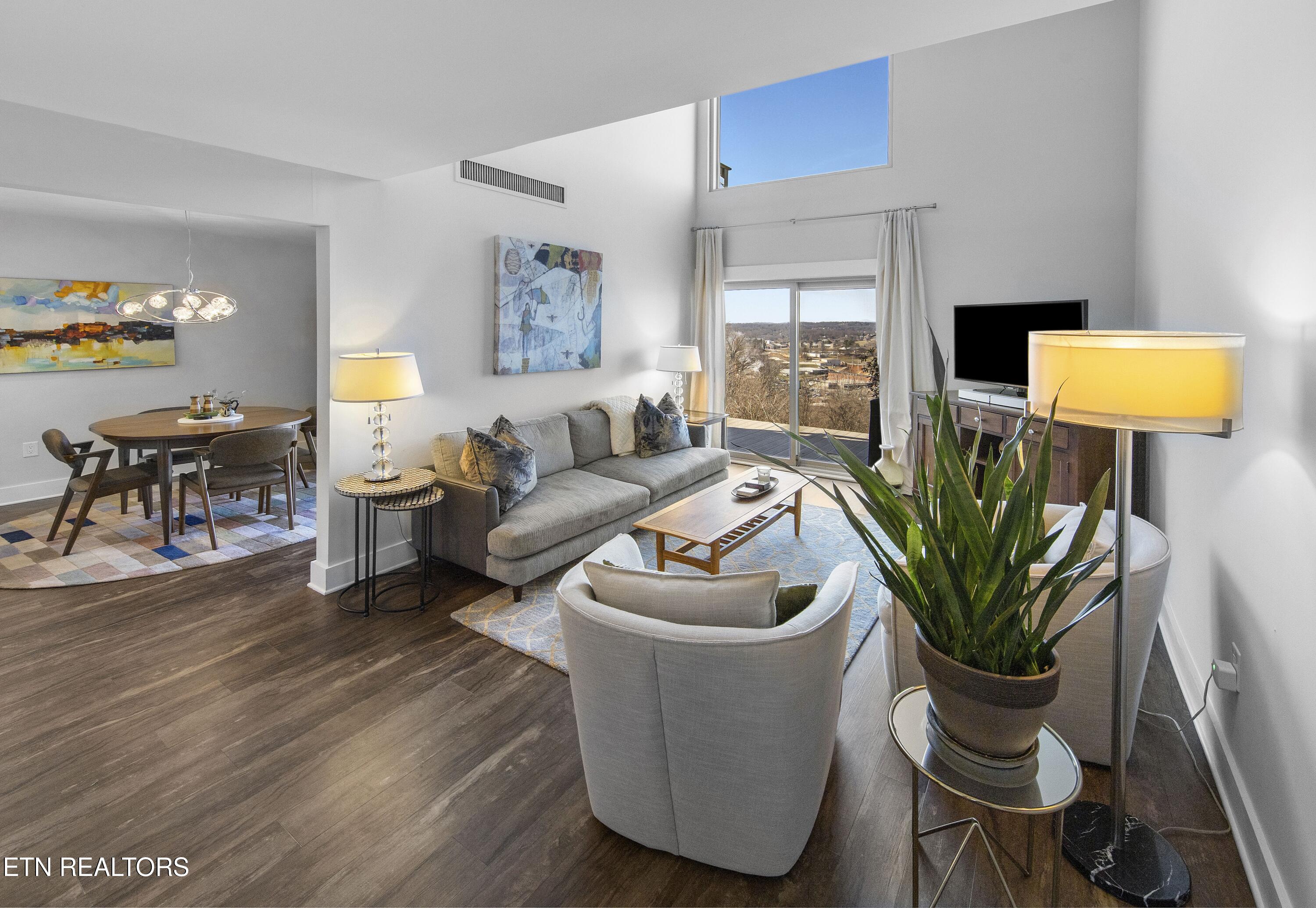 1863 Cherokeee Bluff Drive