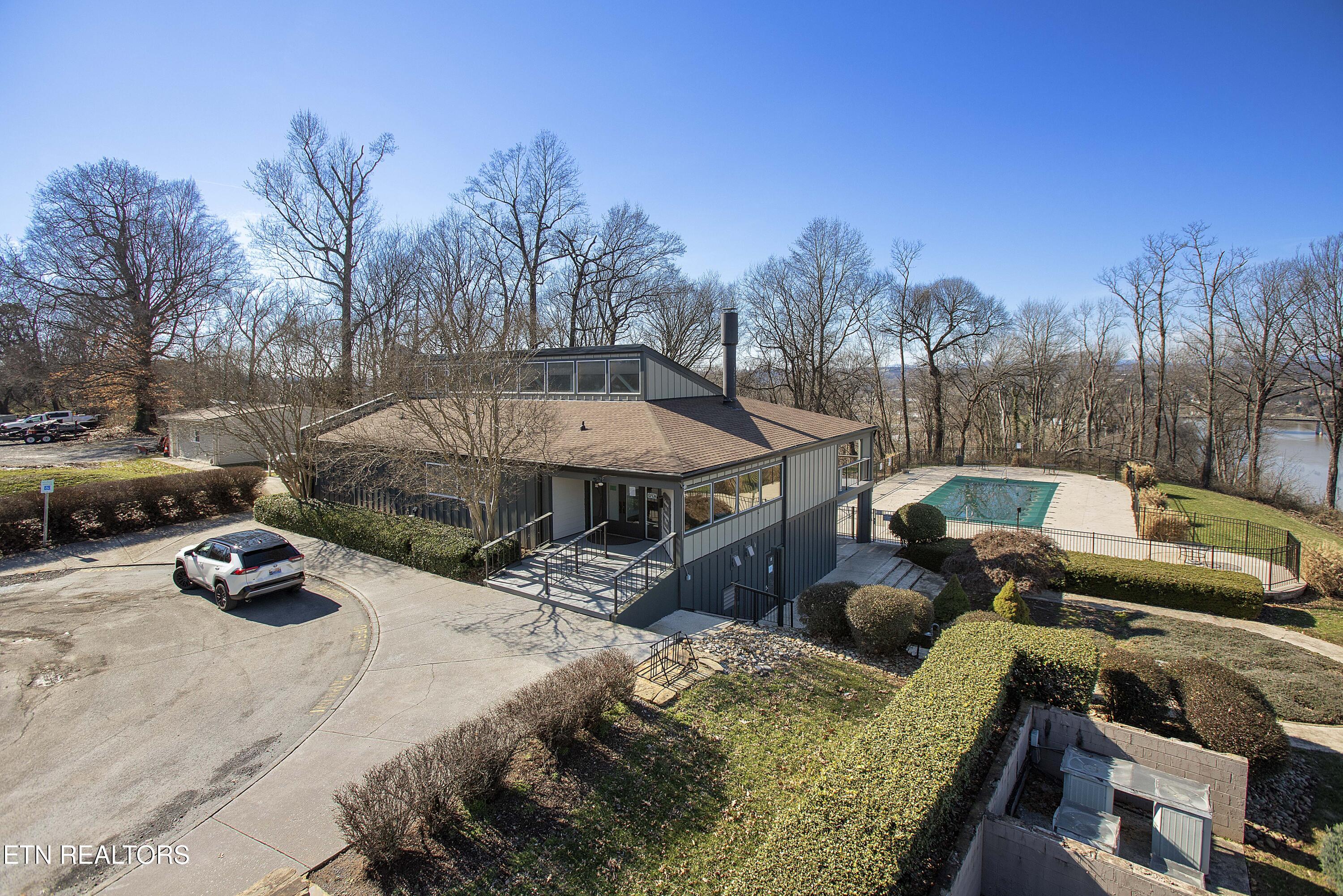 1863 Cherokeee Bluff Drive