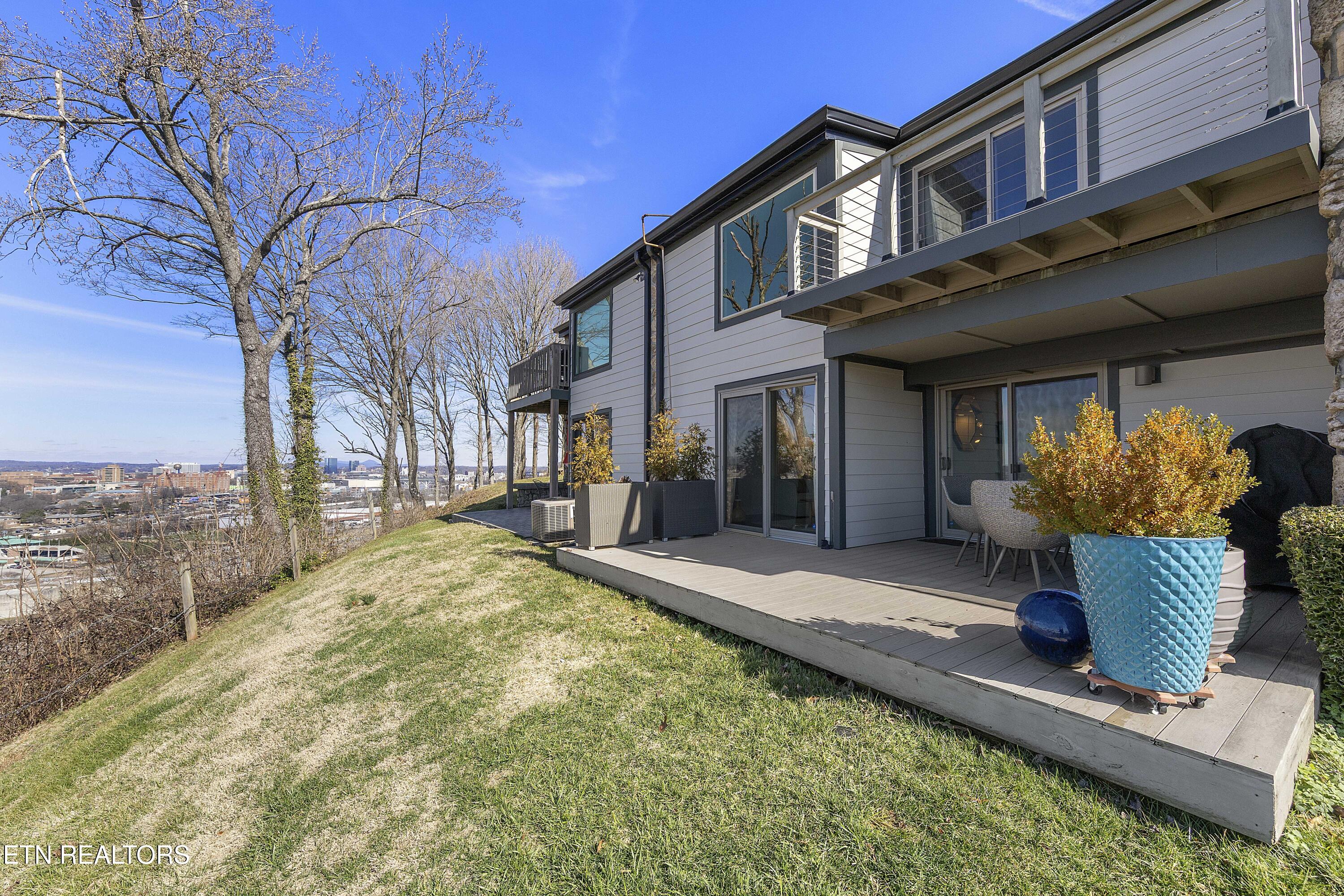 1863 Cherokeee Bluff Drive