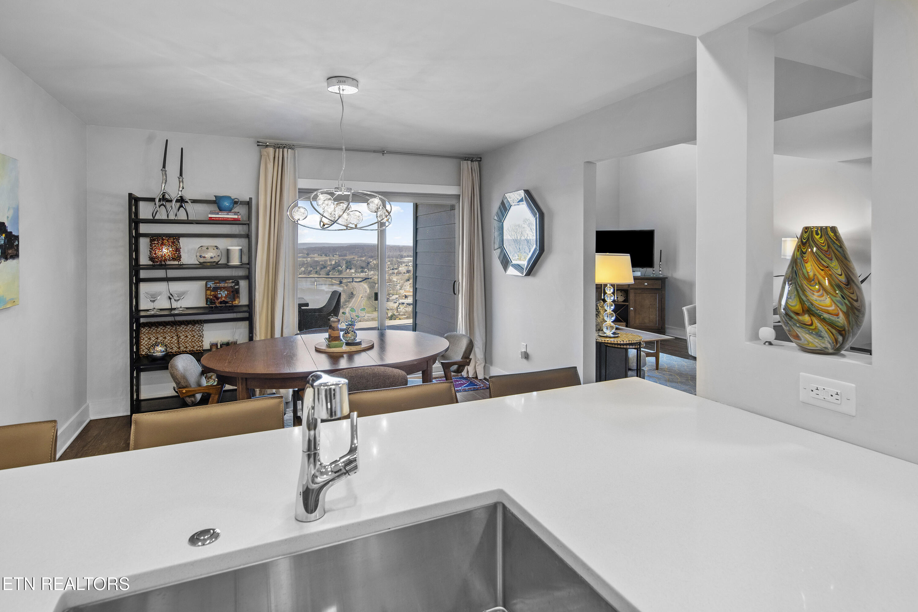 1863 Cherokeee Bluff Drive