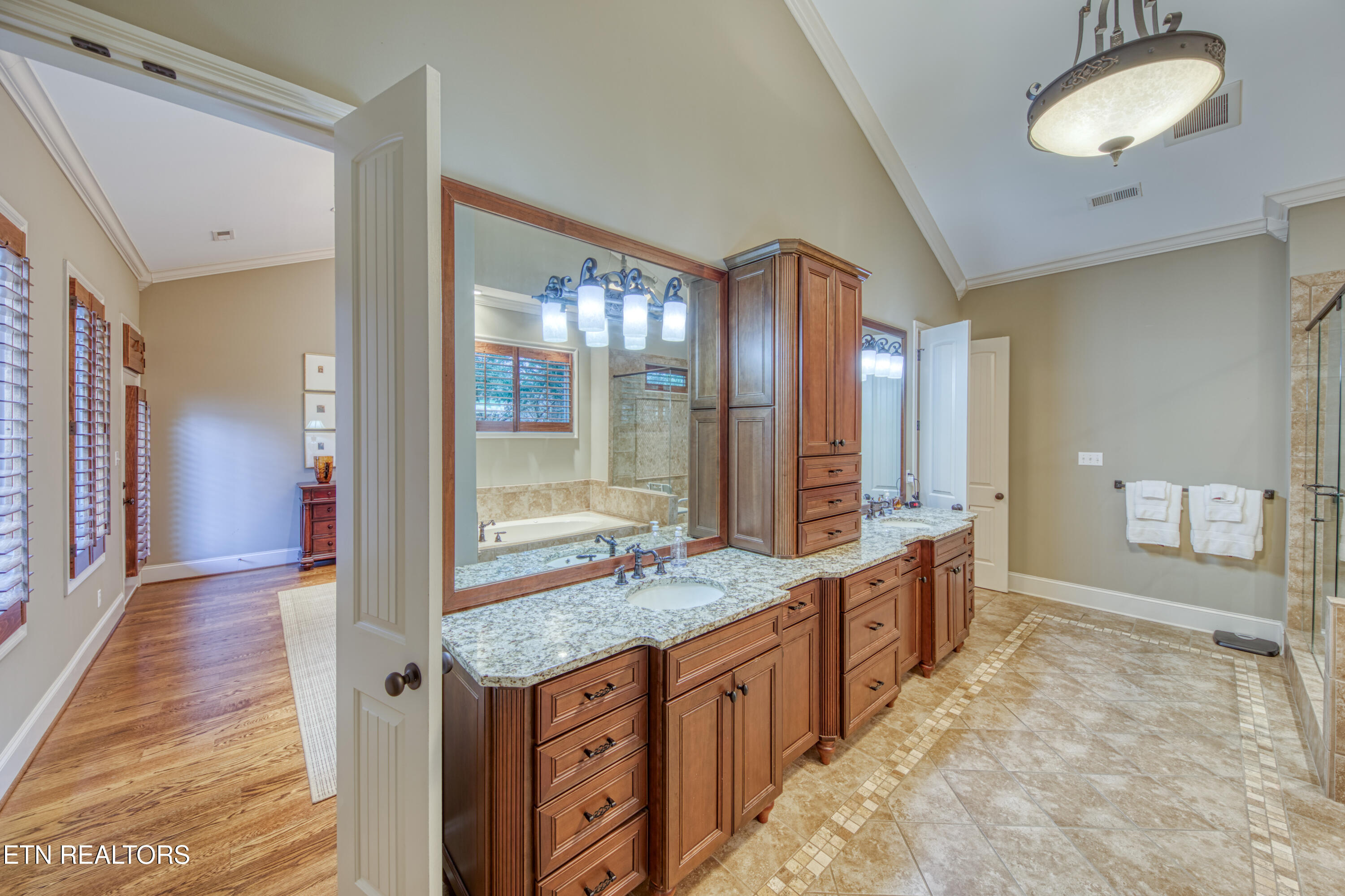 7211 Wellsley Manor Way