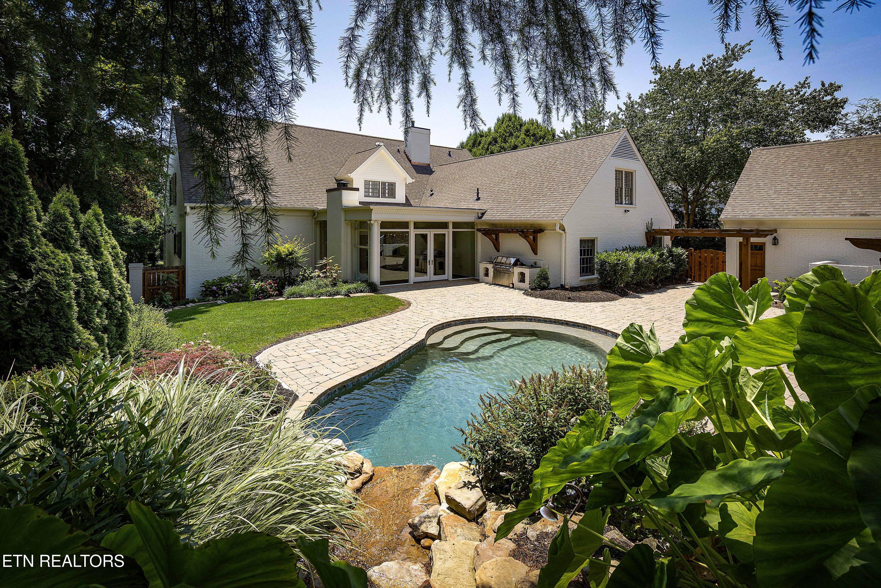 6507 SW Sherwood Drive