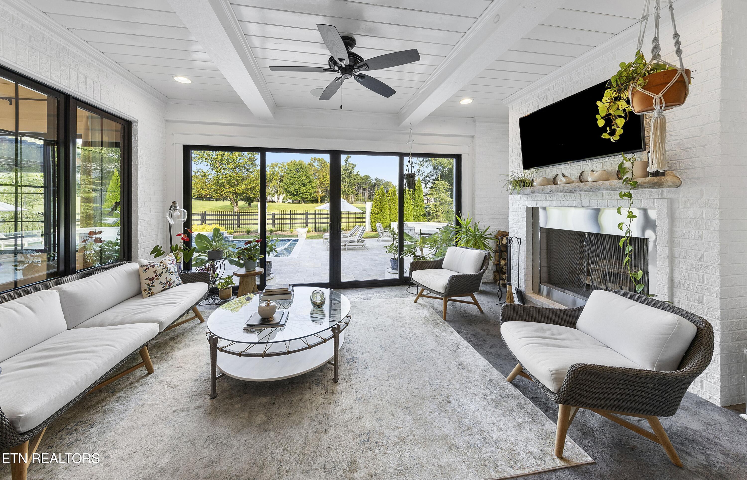 1635 Yachtsman Way