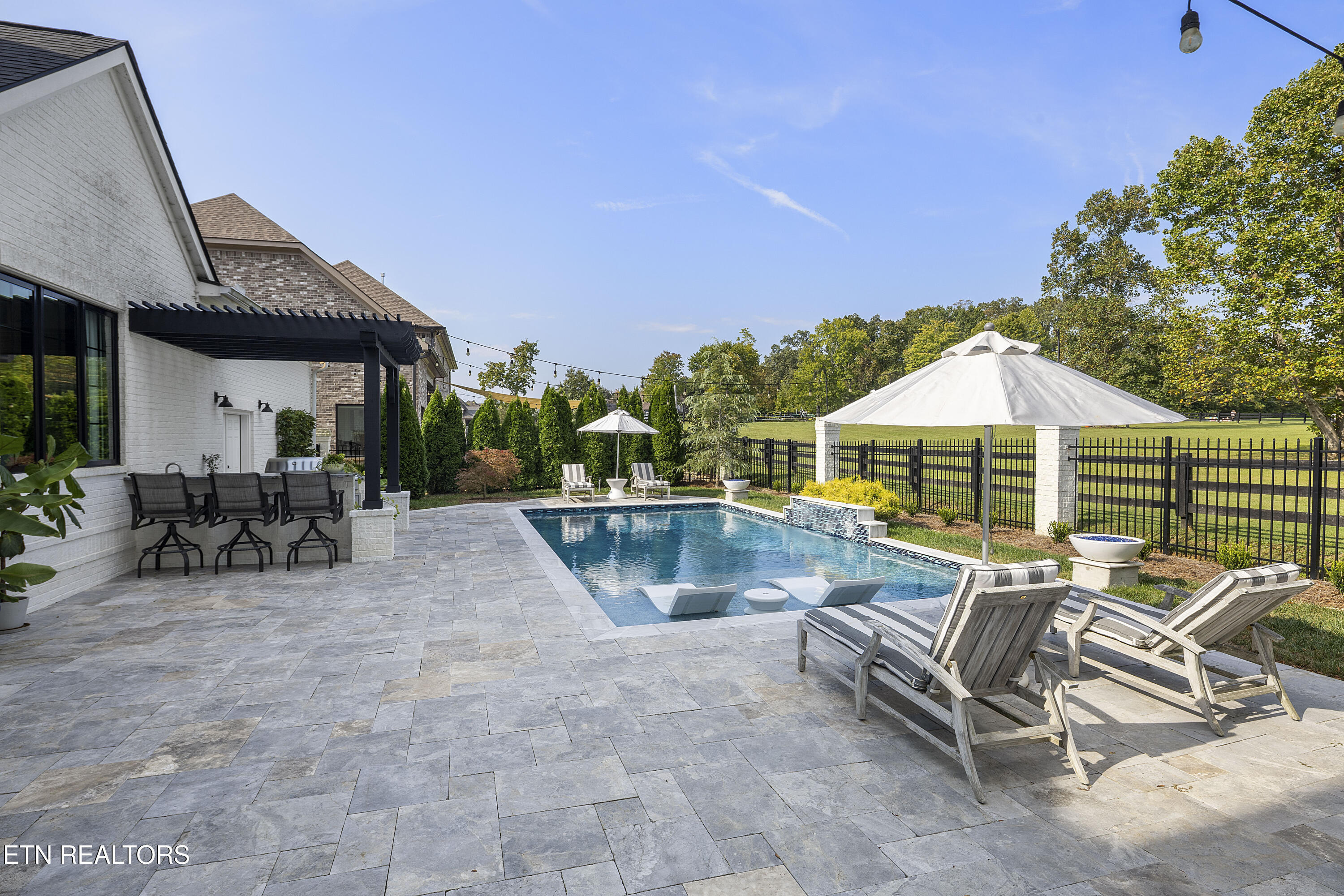 1635 Yachtsman Way