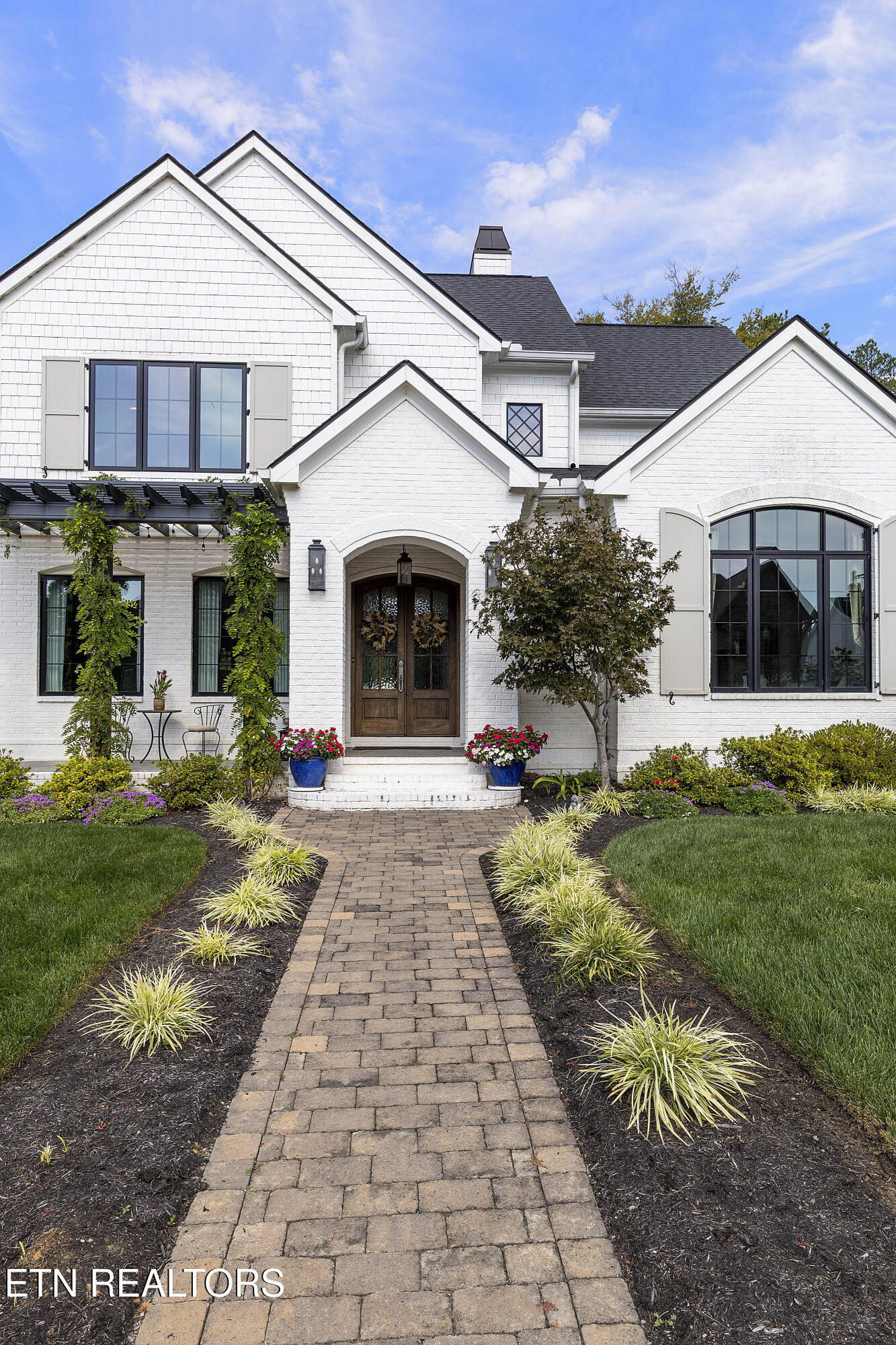 1635 Yachtsman Way