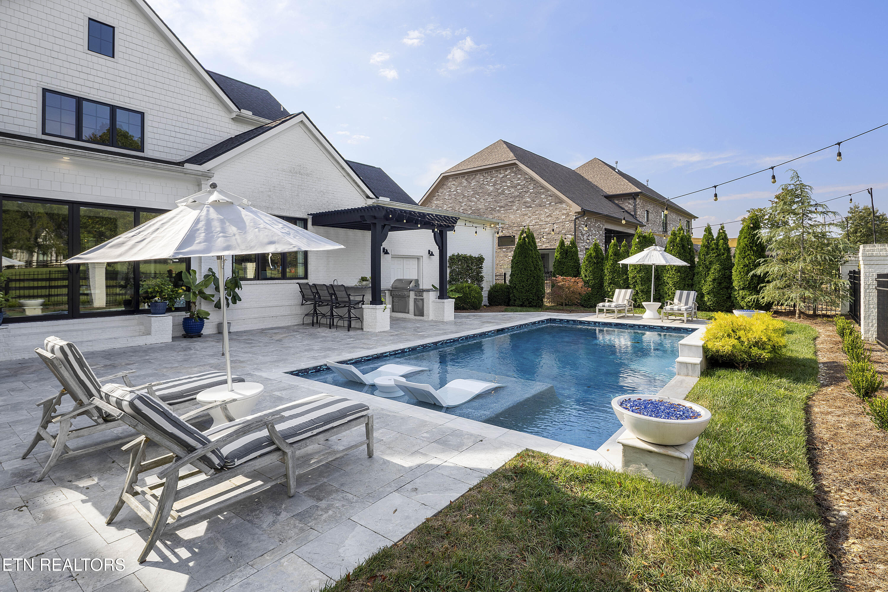 1635 Yachtsman Way