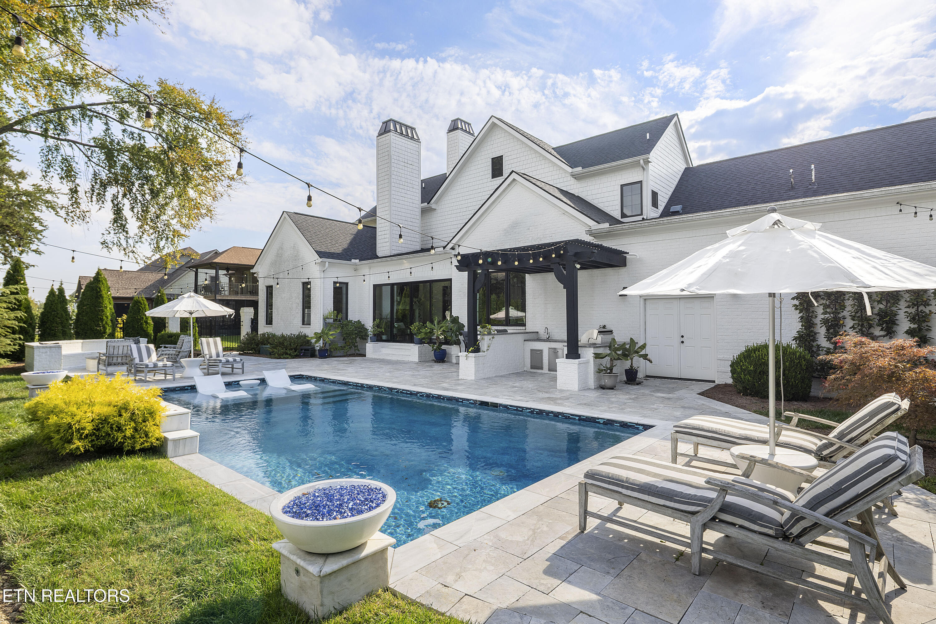 1635 Yachtsman Way