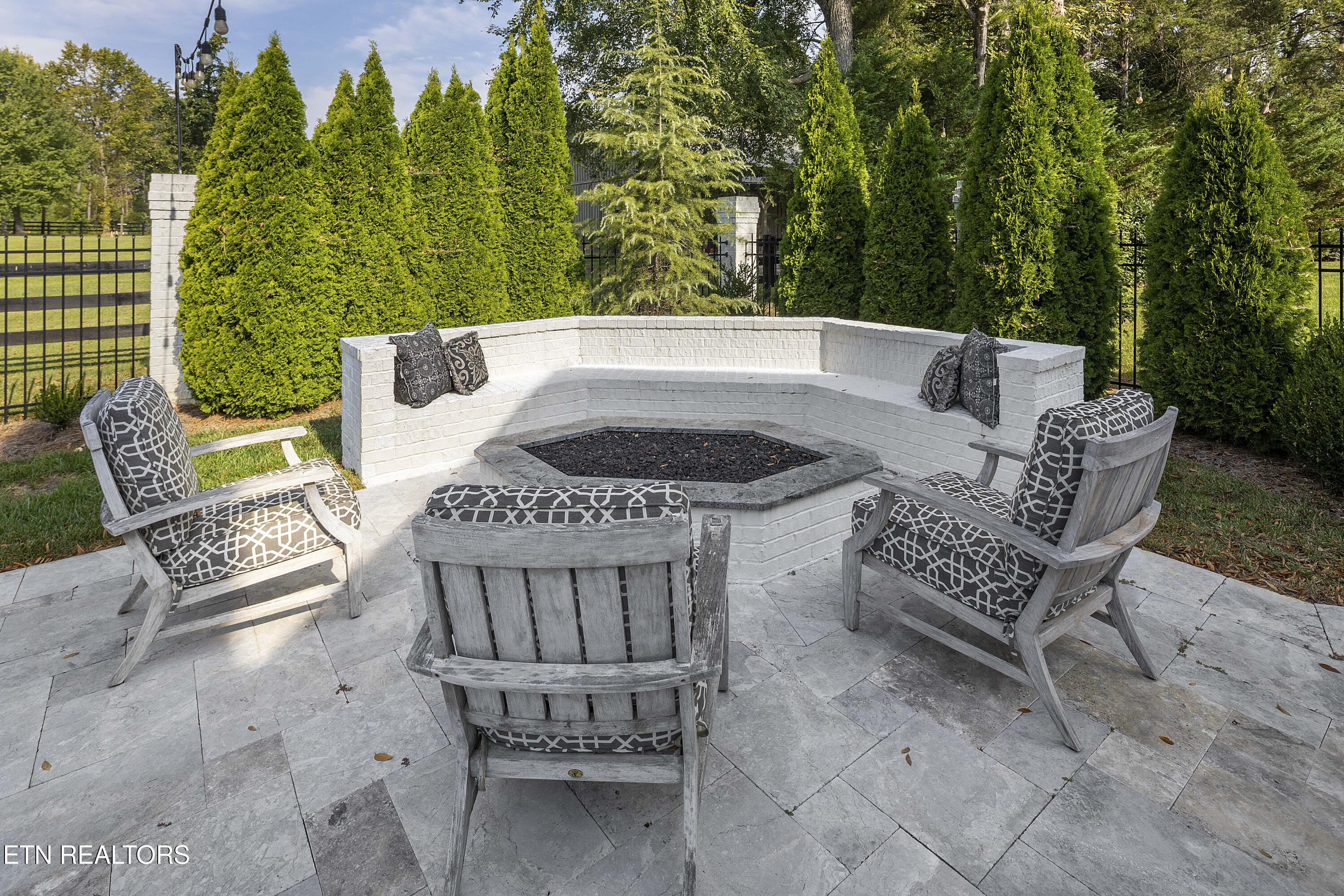 1635 Yachtsman Way