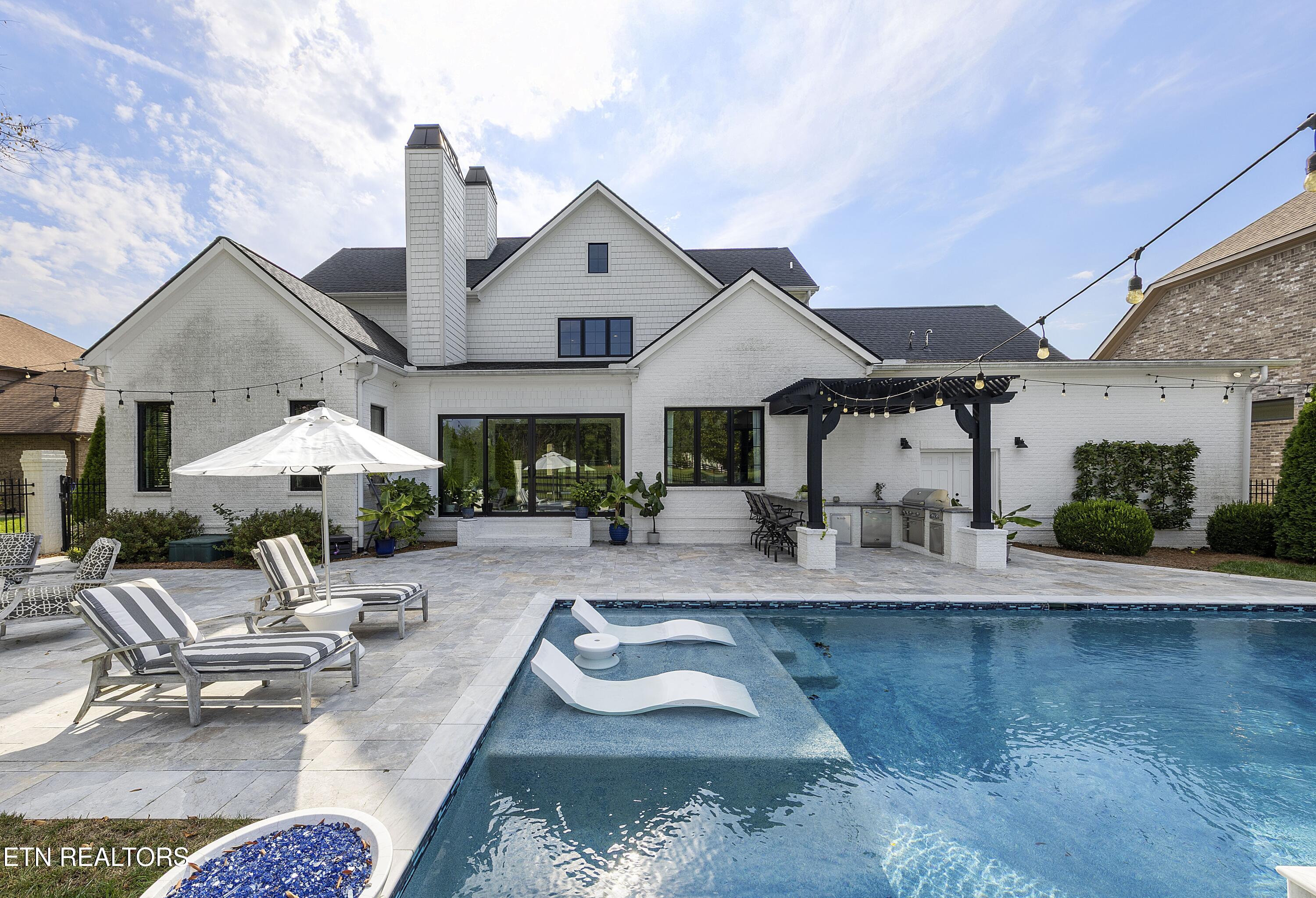 1635 Yachtsman Way