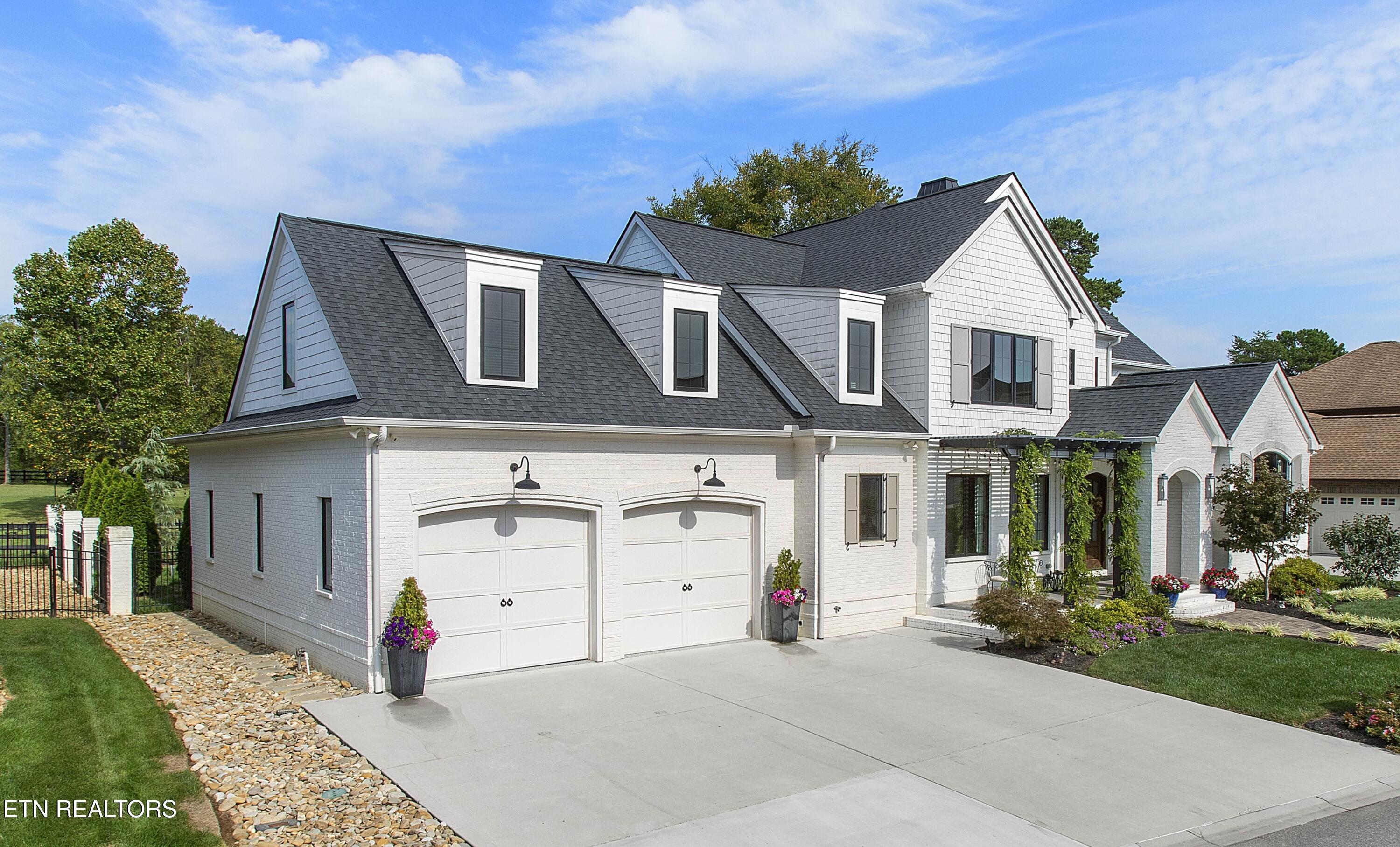 1635 Yachtsman Way