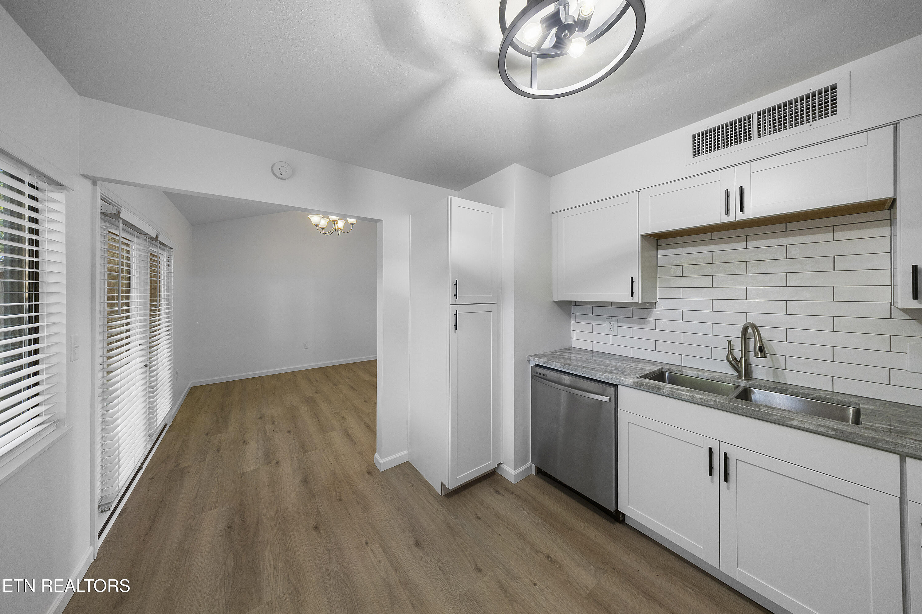 1914 Cherokee Bluff Drive, Knoxville