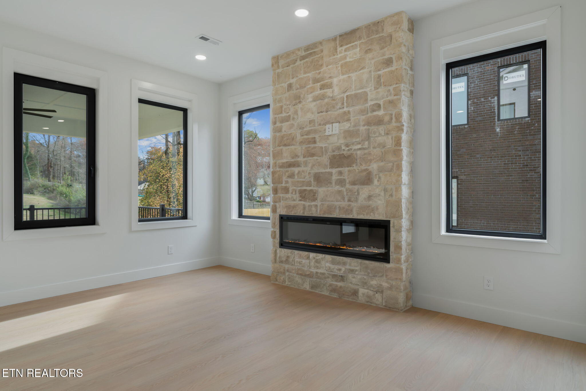 7814 S Northshore Drive