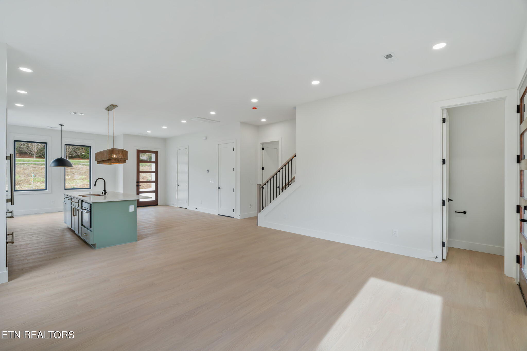 7814 S Northshore Drive