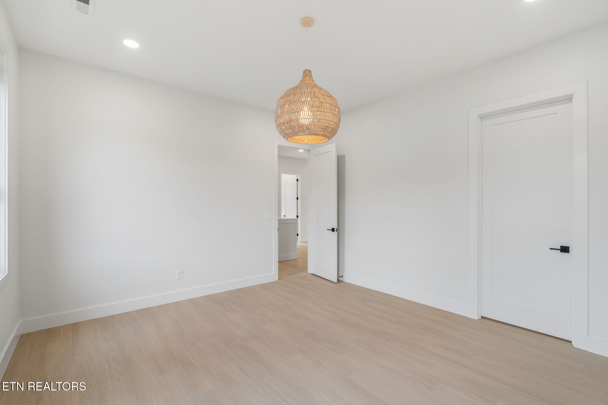 7814 S Northshore Drive