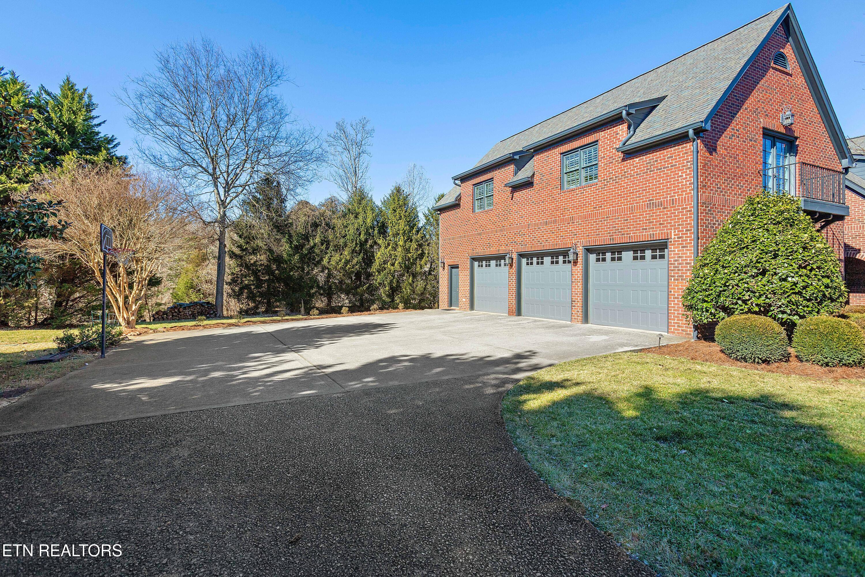 5225 Bent River Blvd